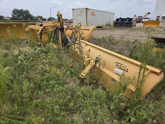 2006 John Deere 6145M