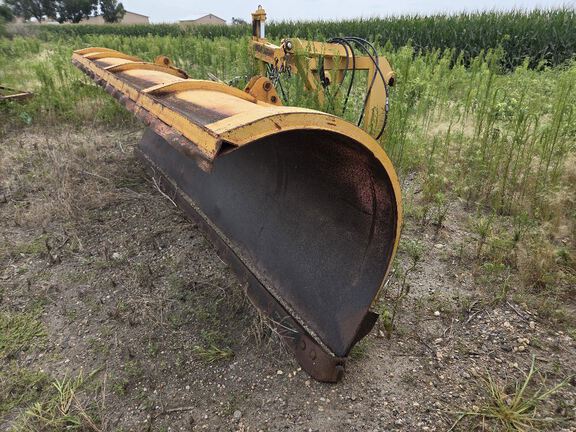 2006 John Deere 6145M