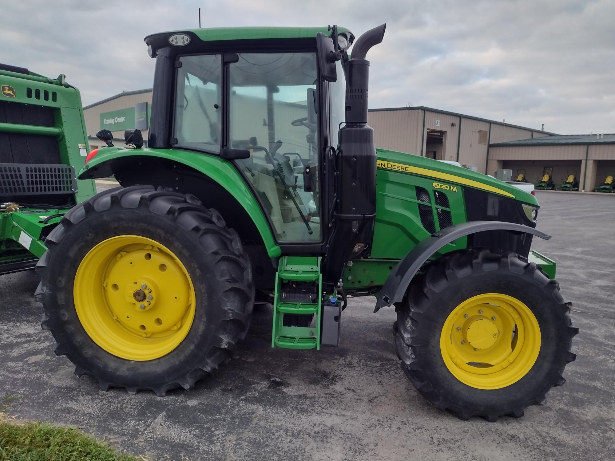 2022 John Deere 6120M Image 1