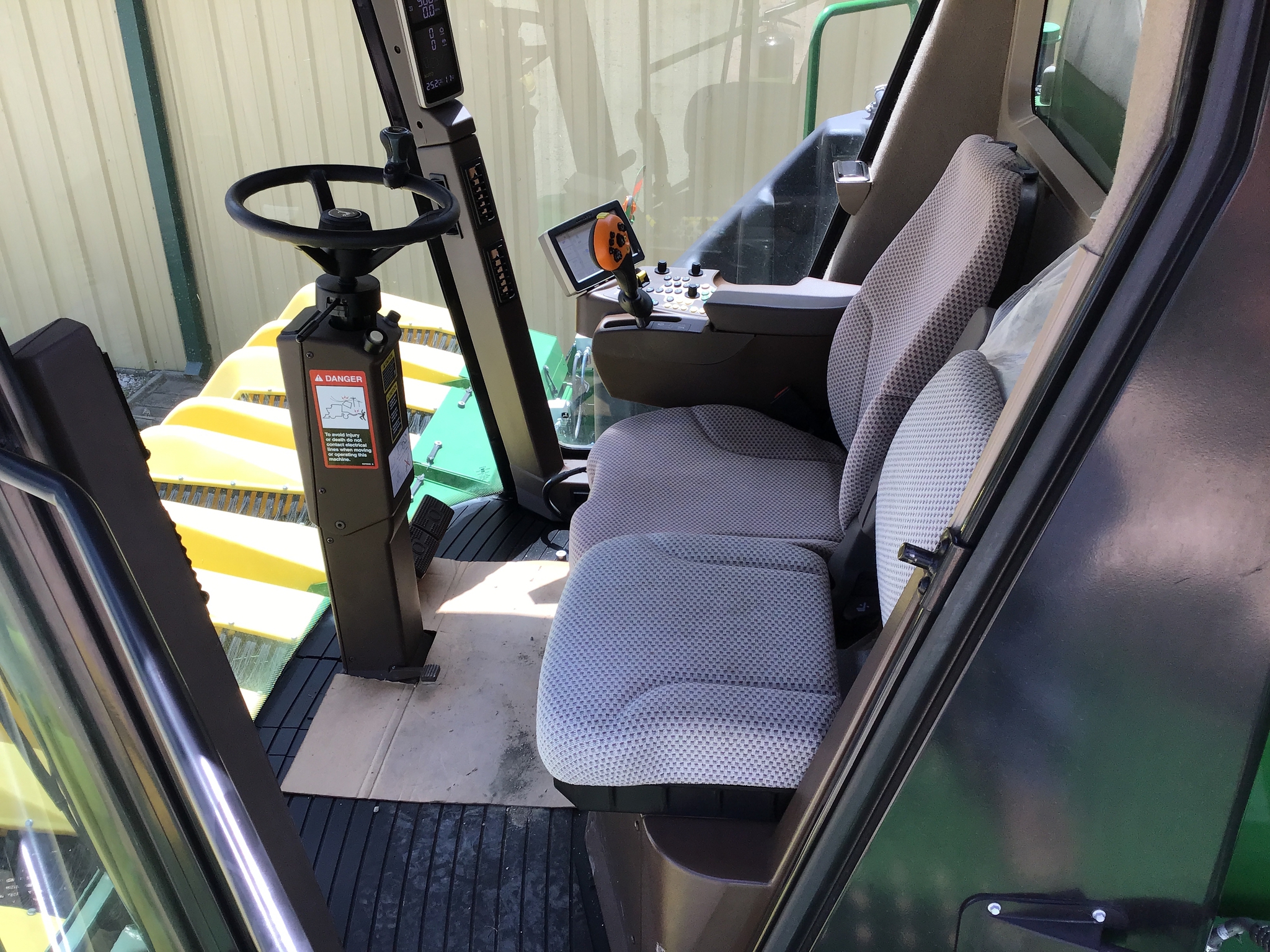 2018 John Deere CS690 Image 9