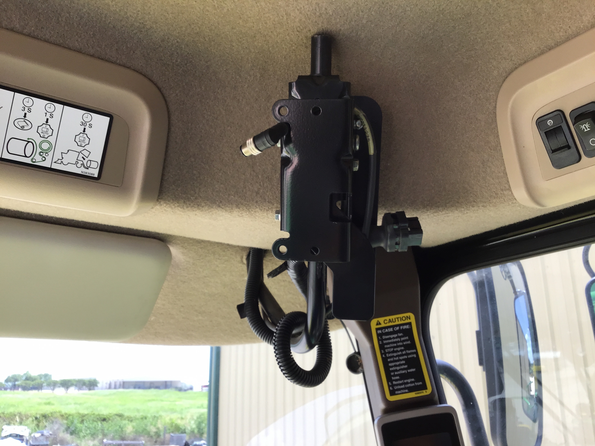 2018 John Deere CS690 Image 16