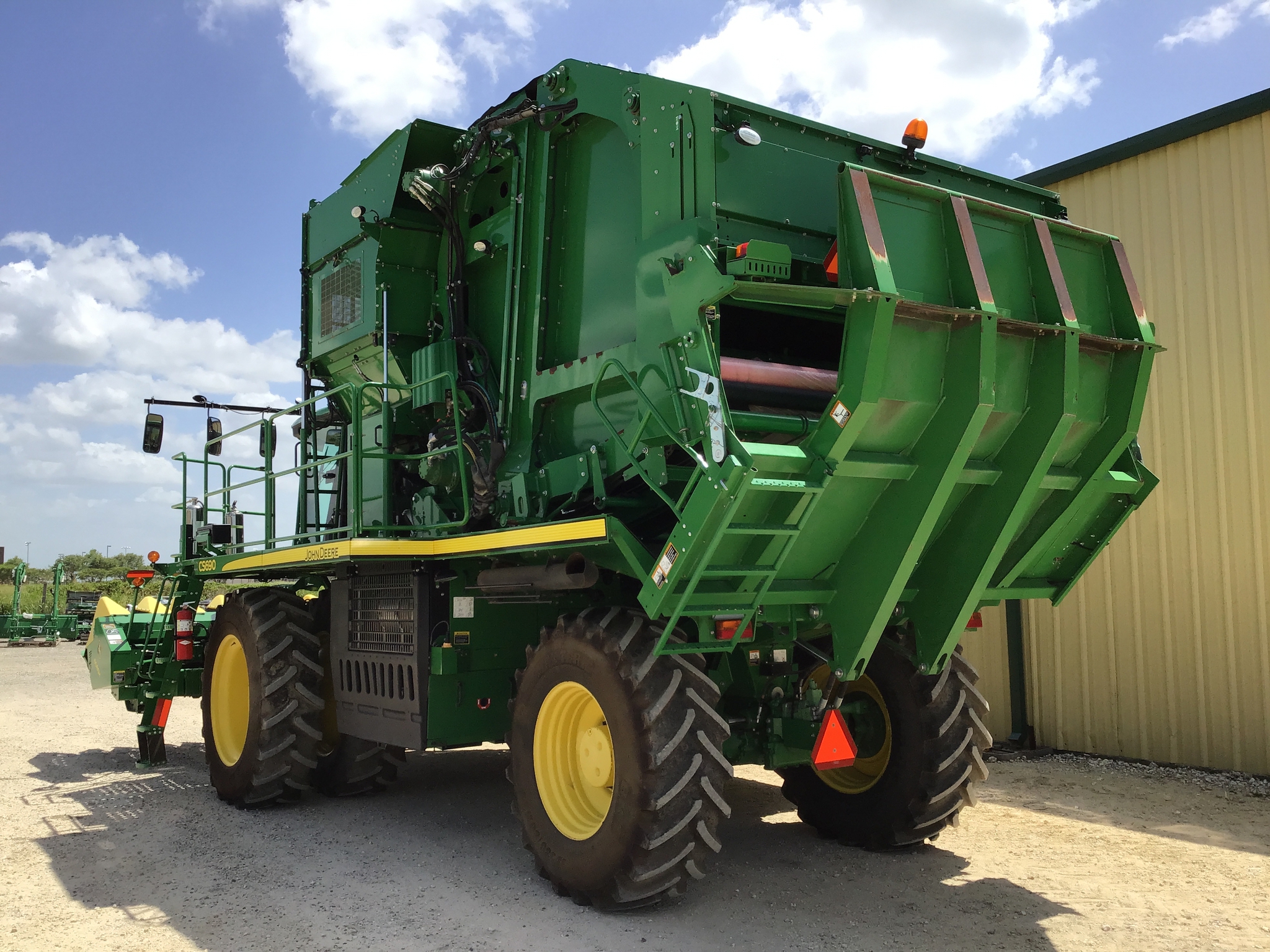 2018 John Deere CS690 Image 3
