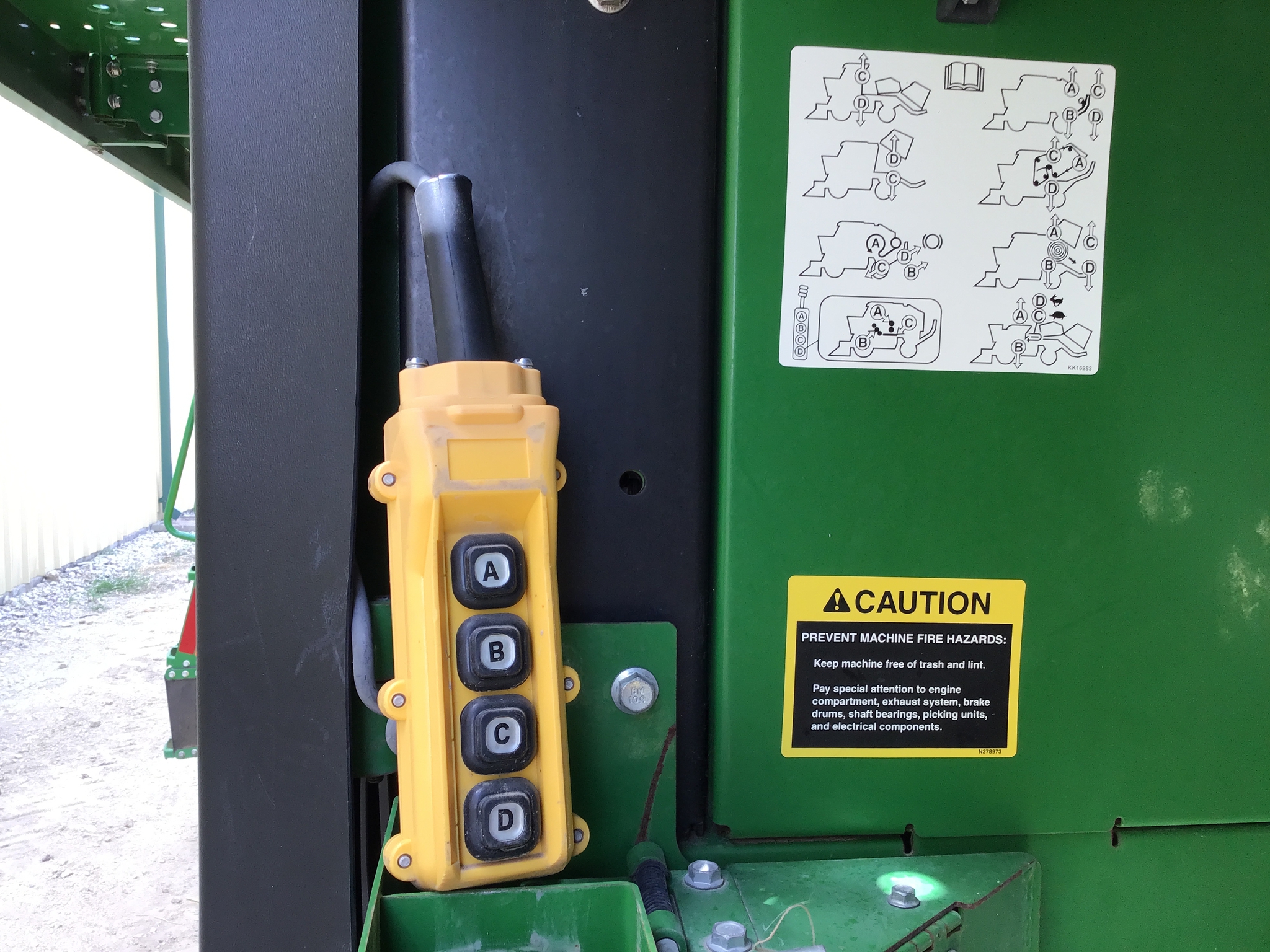 2018 John Deere CS690 Image 36
