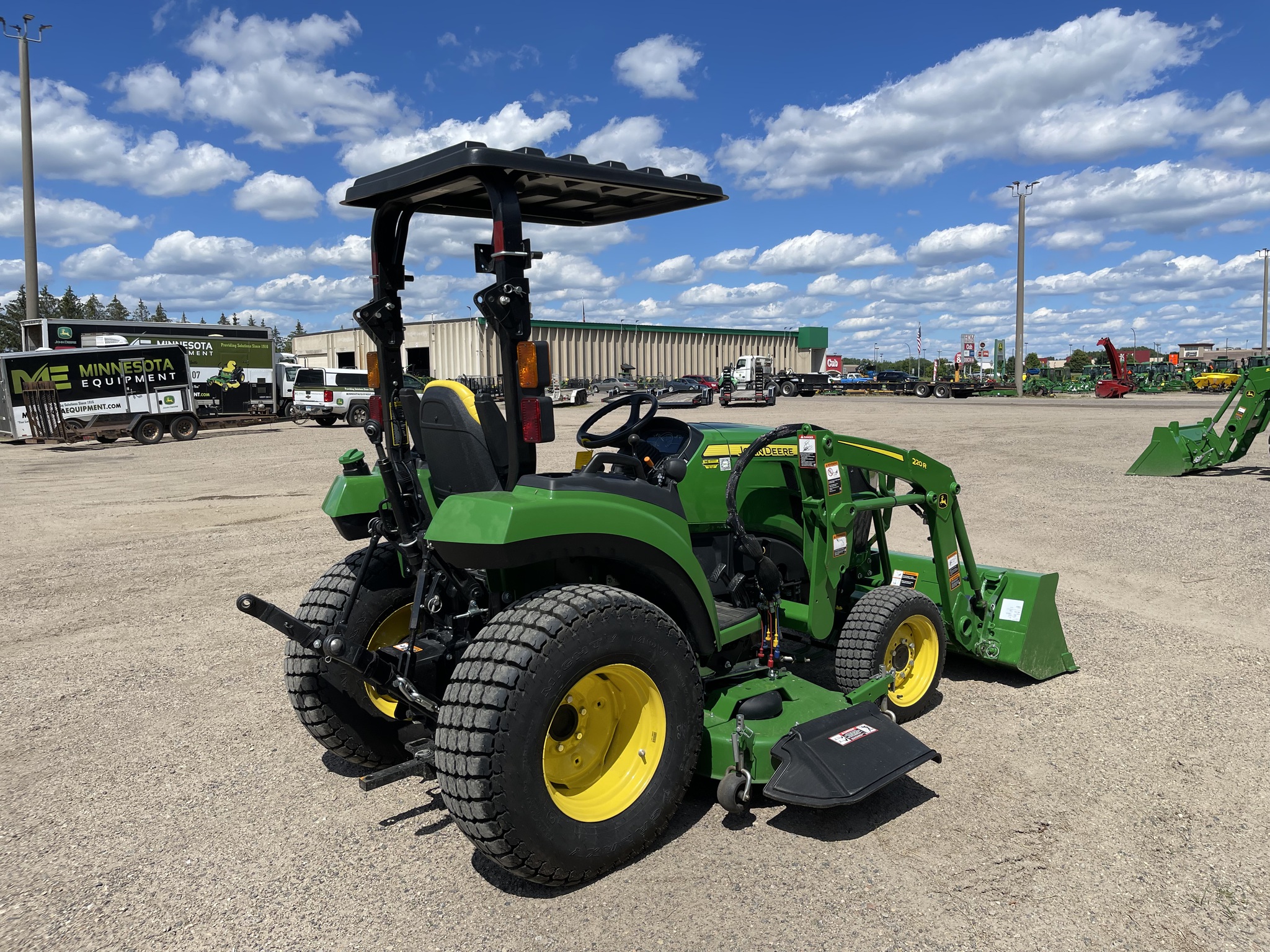 John Deere 2032R: 32 Hp Tractor Power - 4gws76j