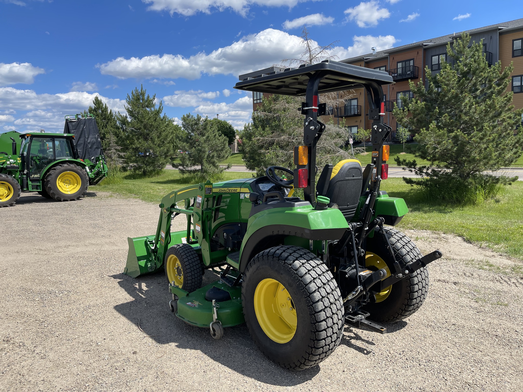John Deere 2032R: 32 Hp Tractor Power - ucdh4kx