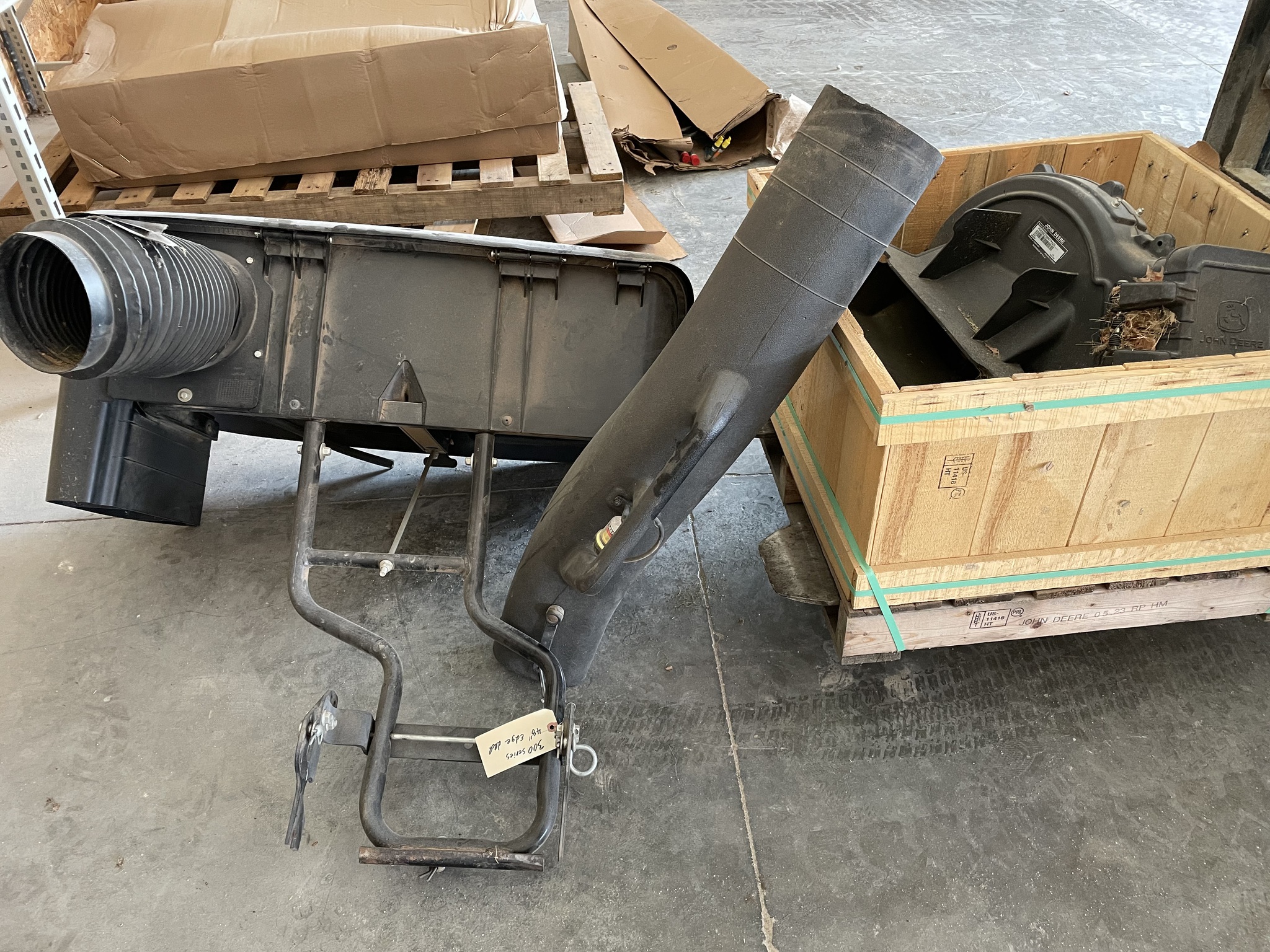  John Deere 2-BAG BAGGER & POWER FLOW at Heritage Tractor in Geneseo, IL
