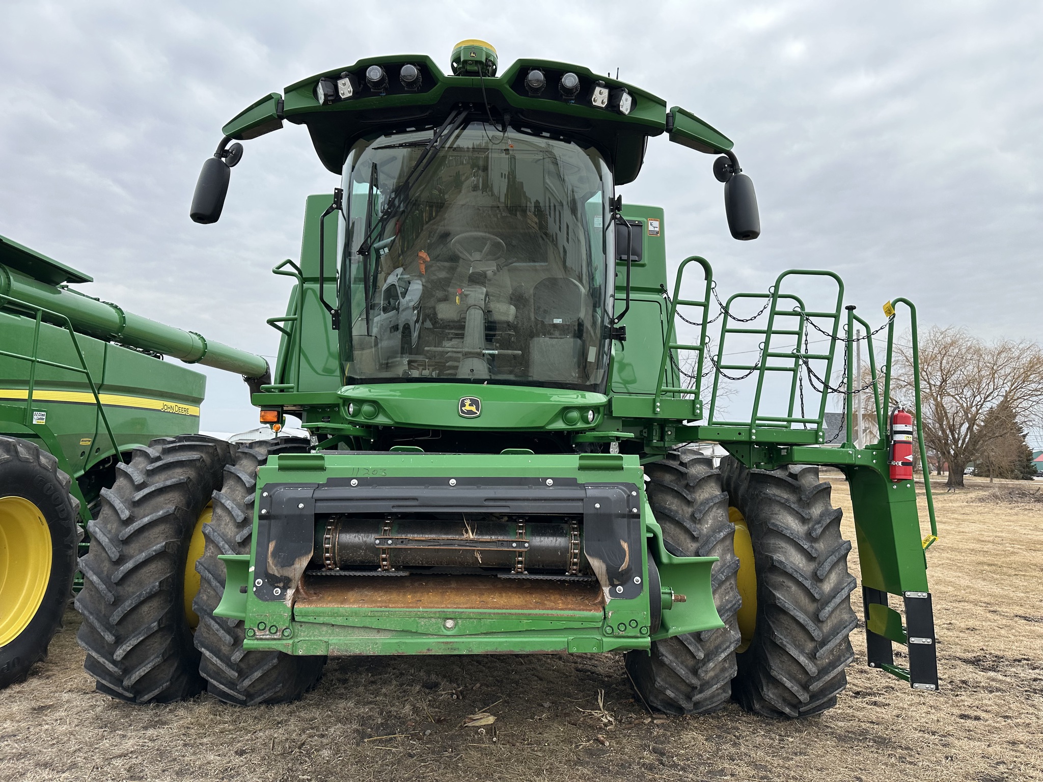  2024 John Deere S780 at Heritage Tractor in Monmouth, IL