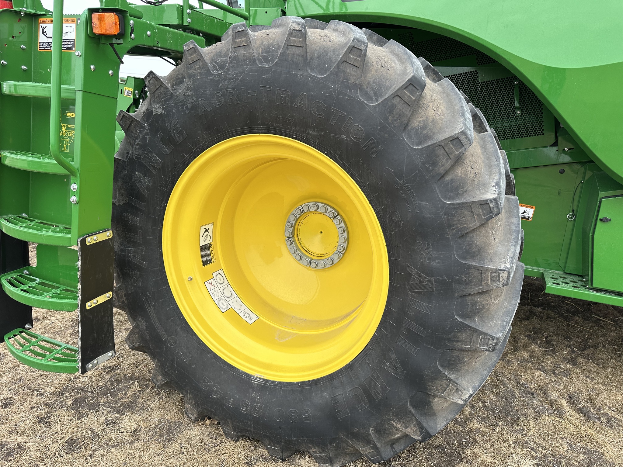  2024 John Deere S780 at Heritage Tractor in Monmouth, IL