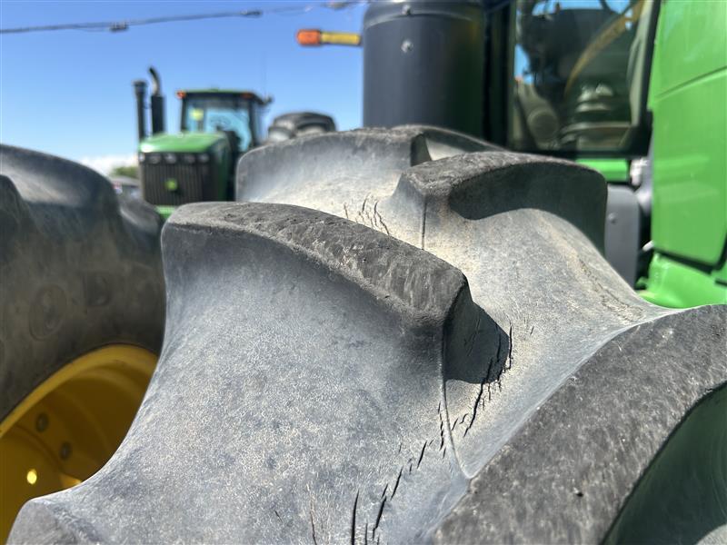 2013 John Deere 8335R Image 12