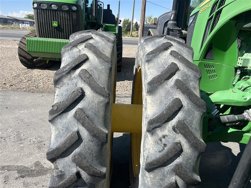 2013 John Deere 8335R Image 19