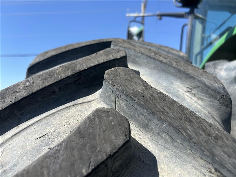 2013 John Deere 8335R Image 25