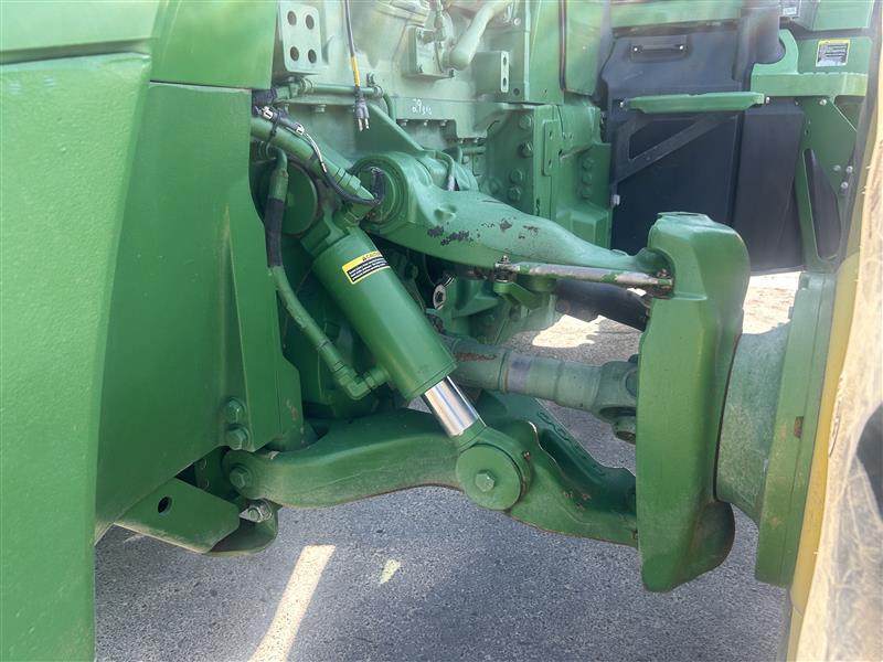 2013 John Deere 8335R Image 30