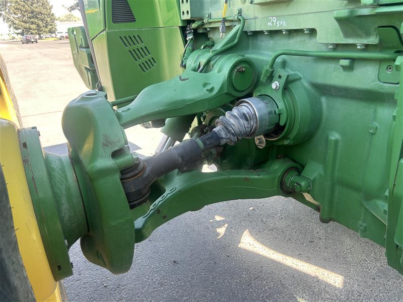 2013 John Deere 8335R Image 31
