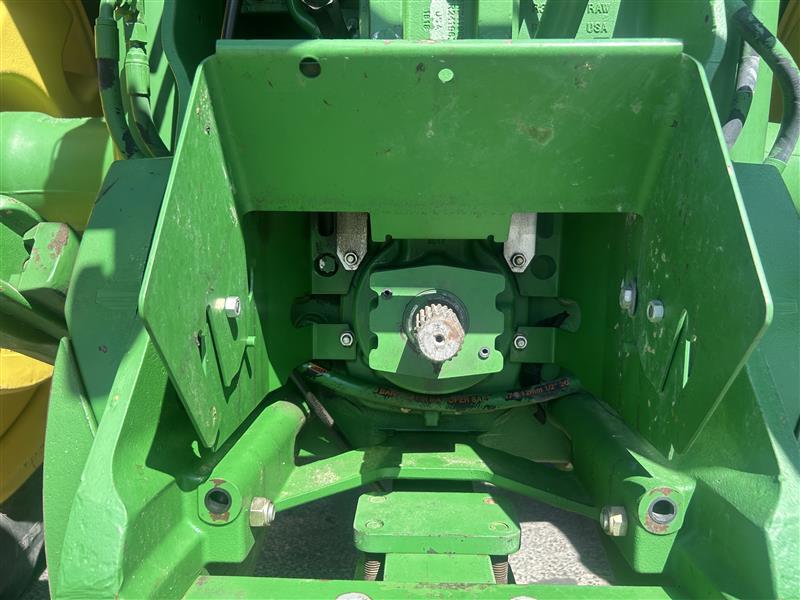 2013 John Deere 8335R Image 34