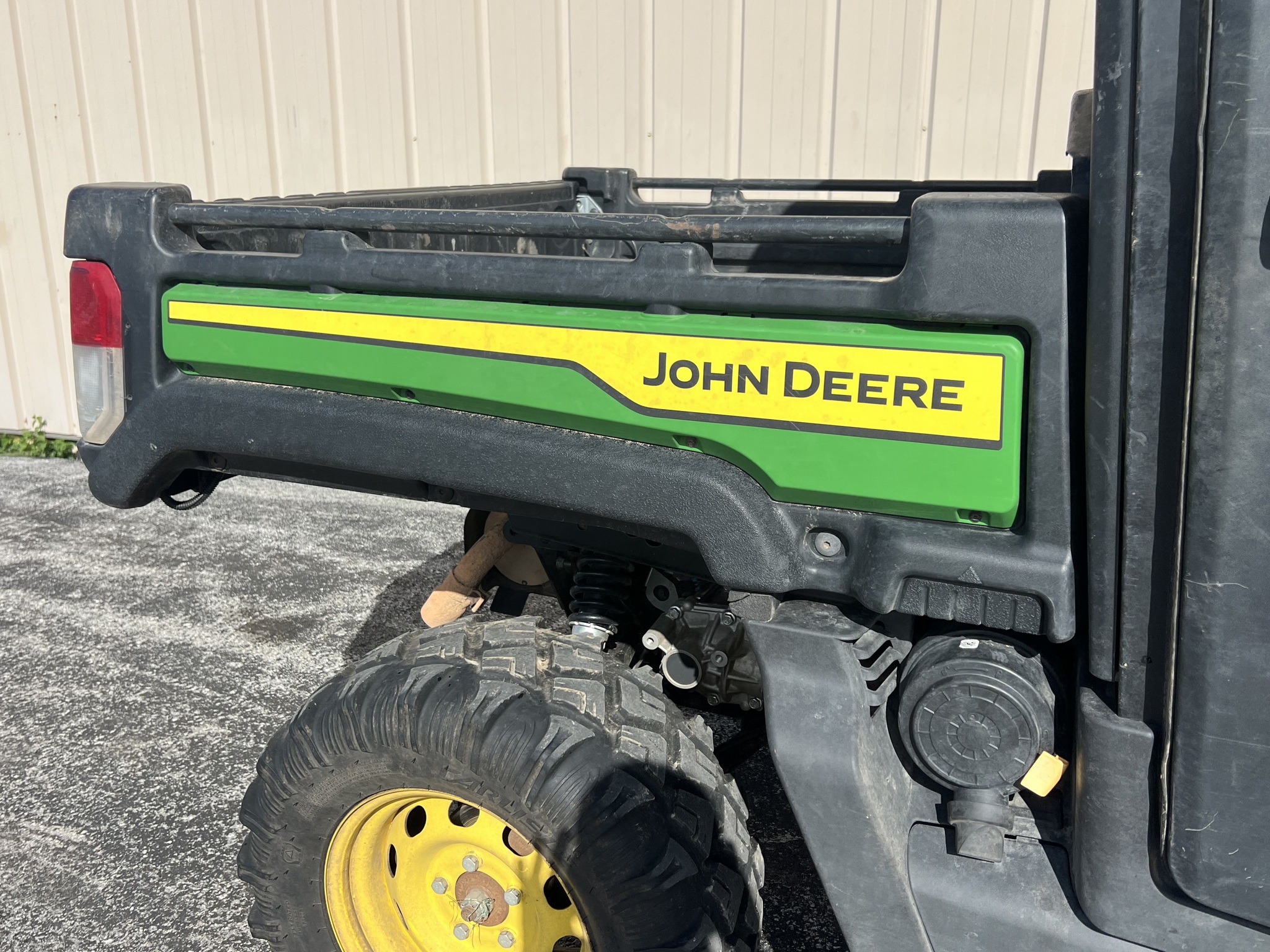  2023 John Deere XUV 835M at Heritage Tractor in Rogersville, MO