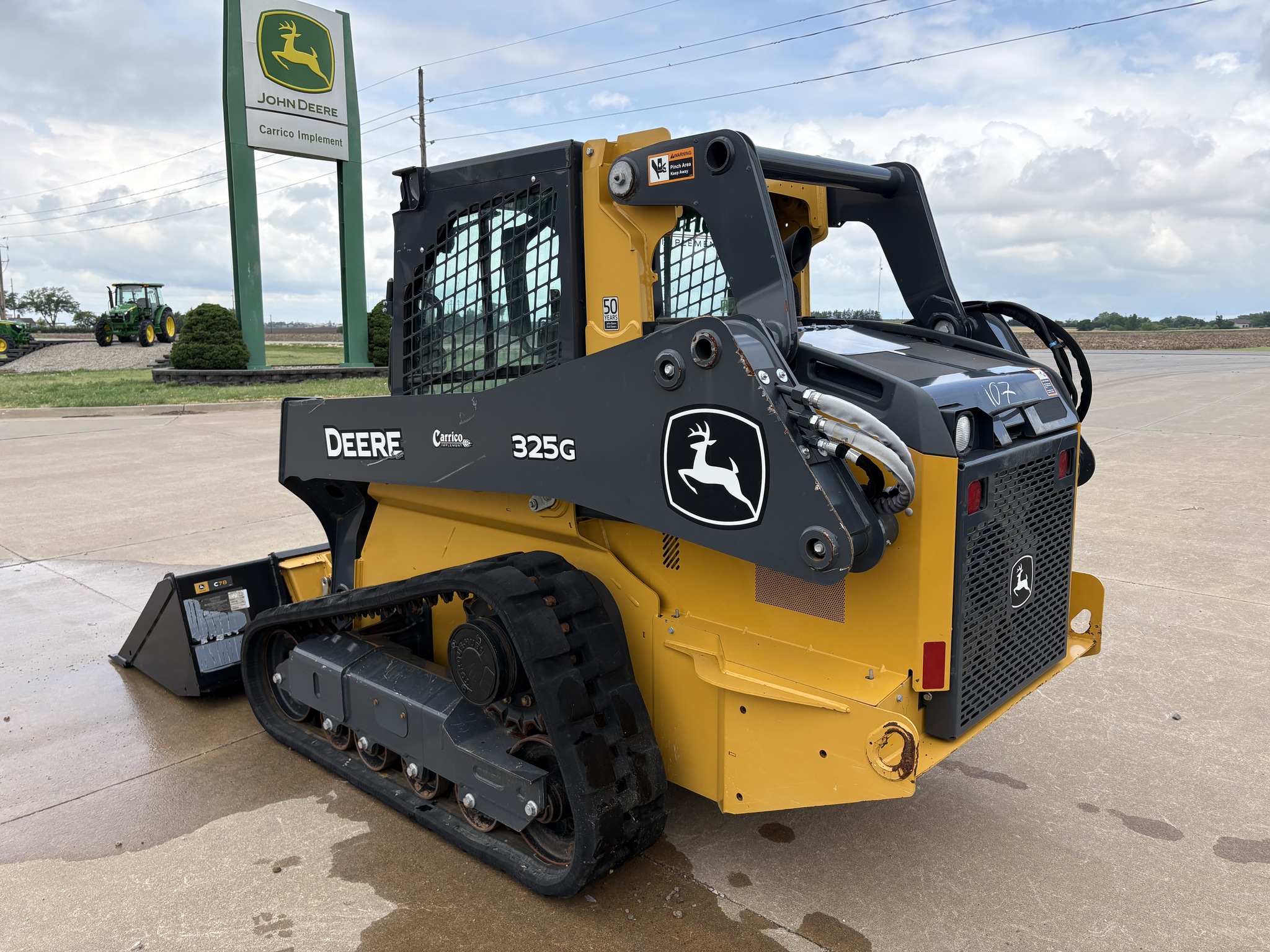 2020 John Deere 325G Image 2