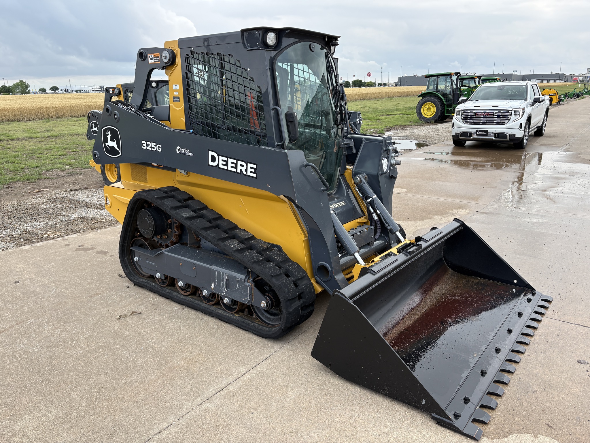 2020 John Deere 325G Image 4