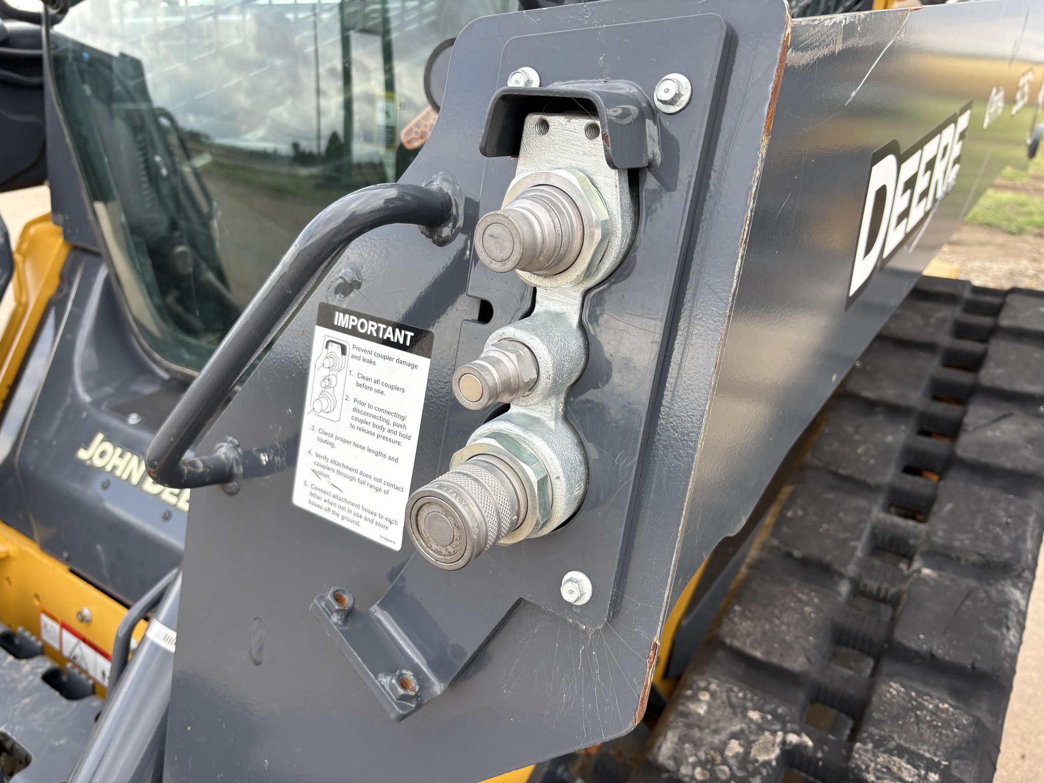 2020 John Deere 325G Image 7