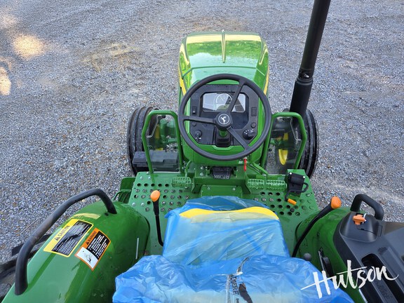 Photo of 2024 John Deere 5060E