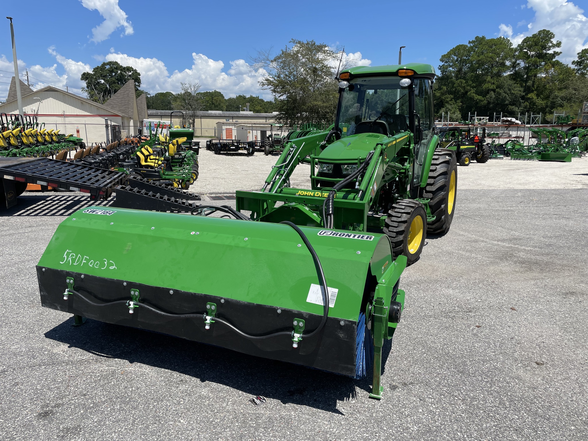 2025 John Deere 4066R Image 2