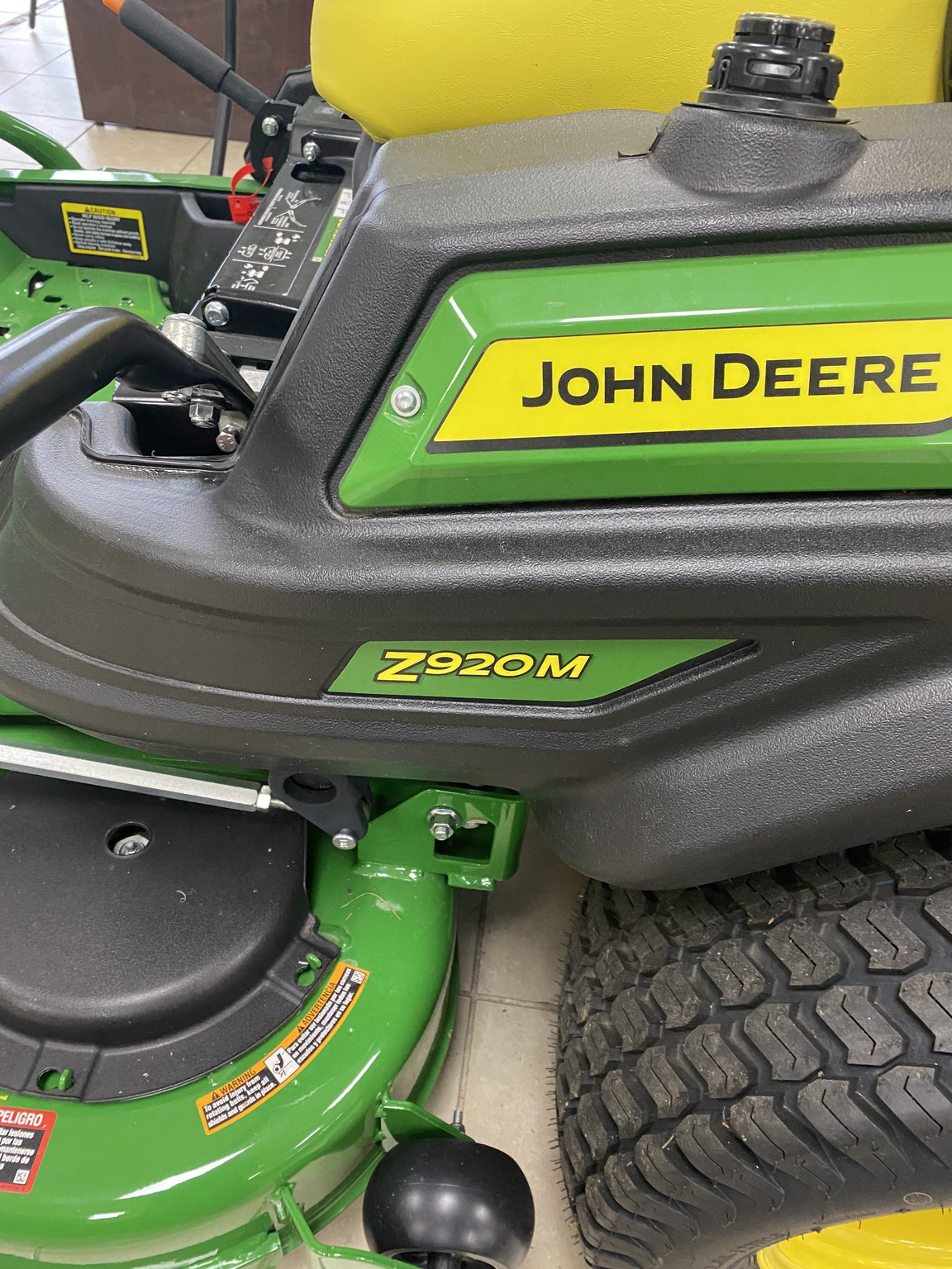 2025 John Deere Z920M Image 5