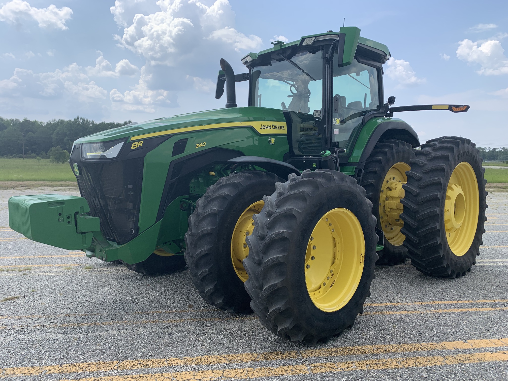 2022 John Deere 8R 340 Image 1