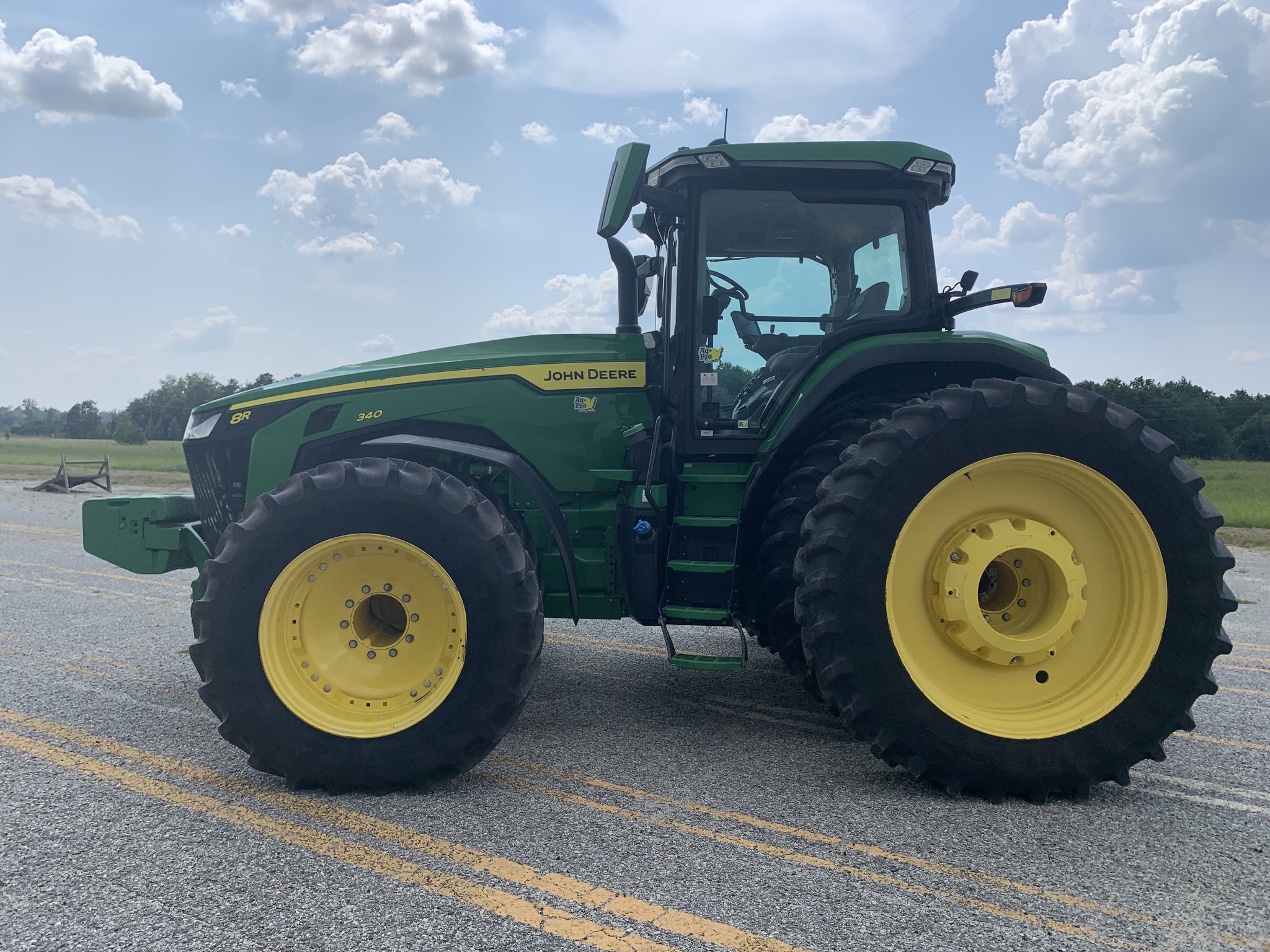 2022 John Deere 8R 340 Image 3