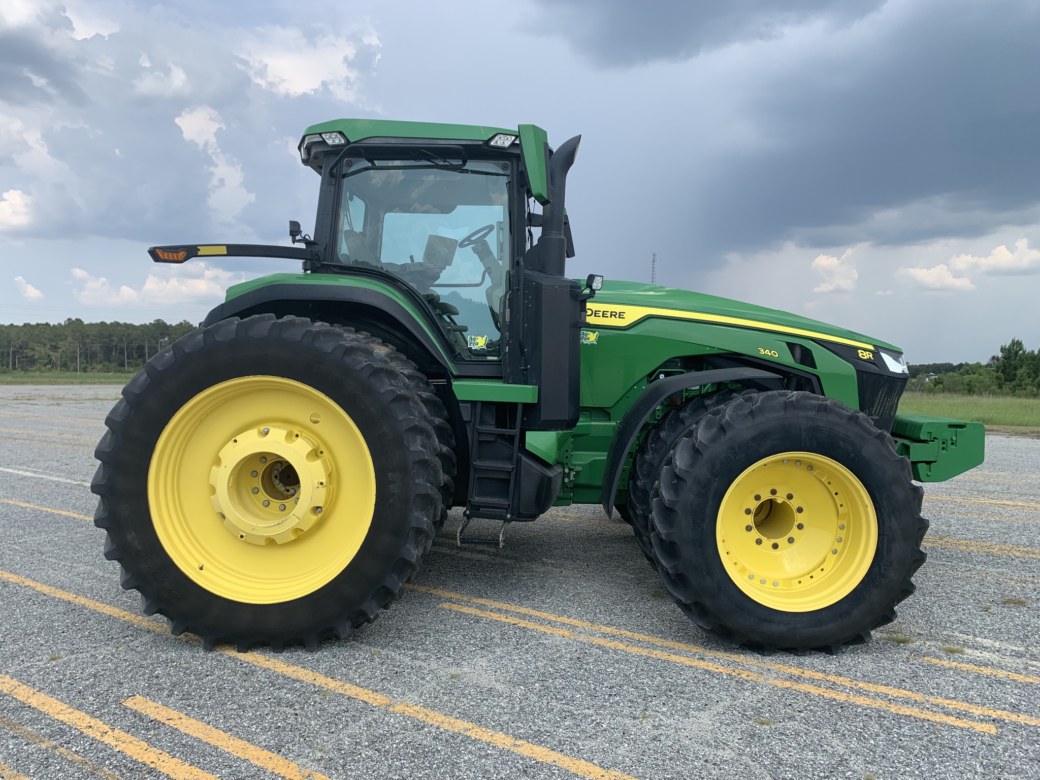 2022 John Deere 8R 340 Image 4