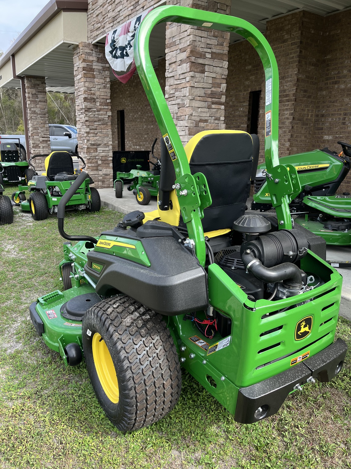 2025 John Deere Z930M Image 4