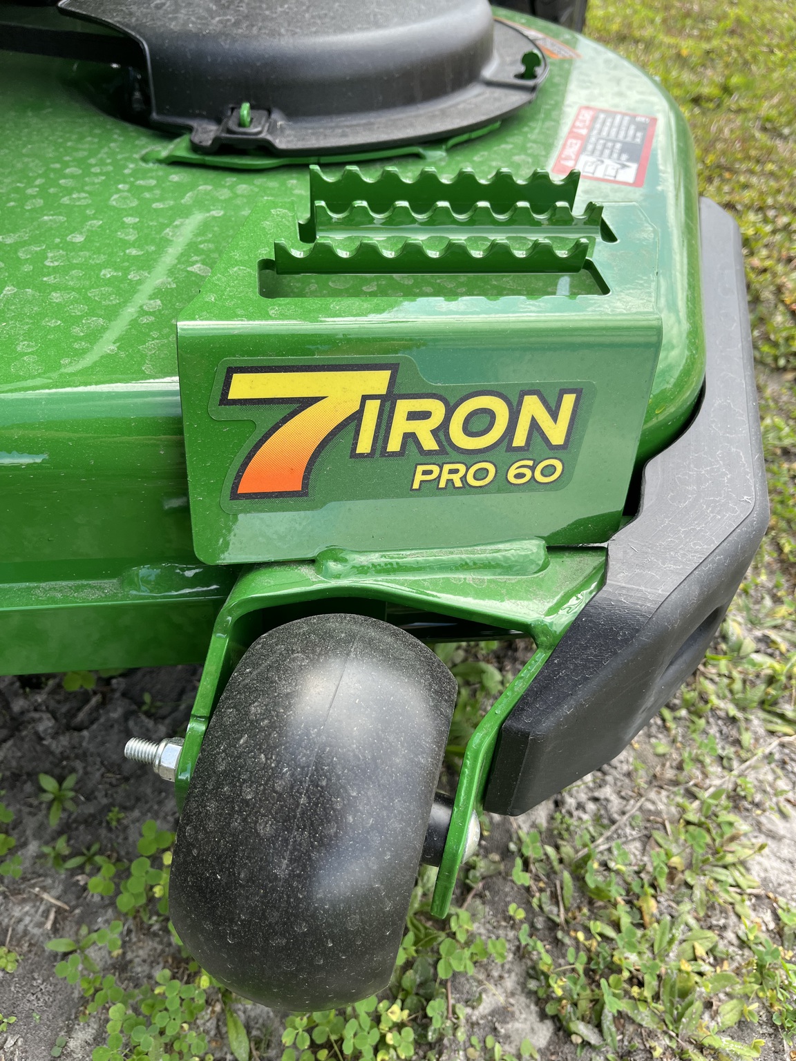 2025 John Deere Z930M Image 3