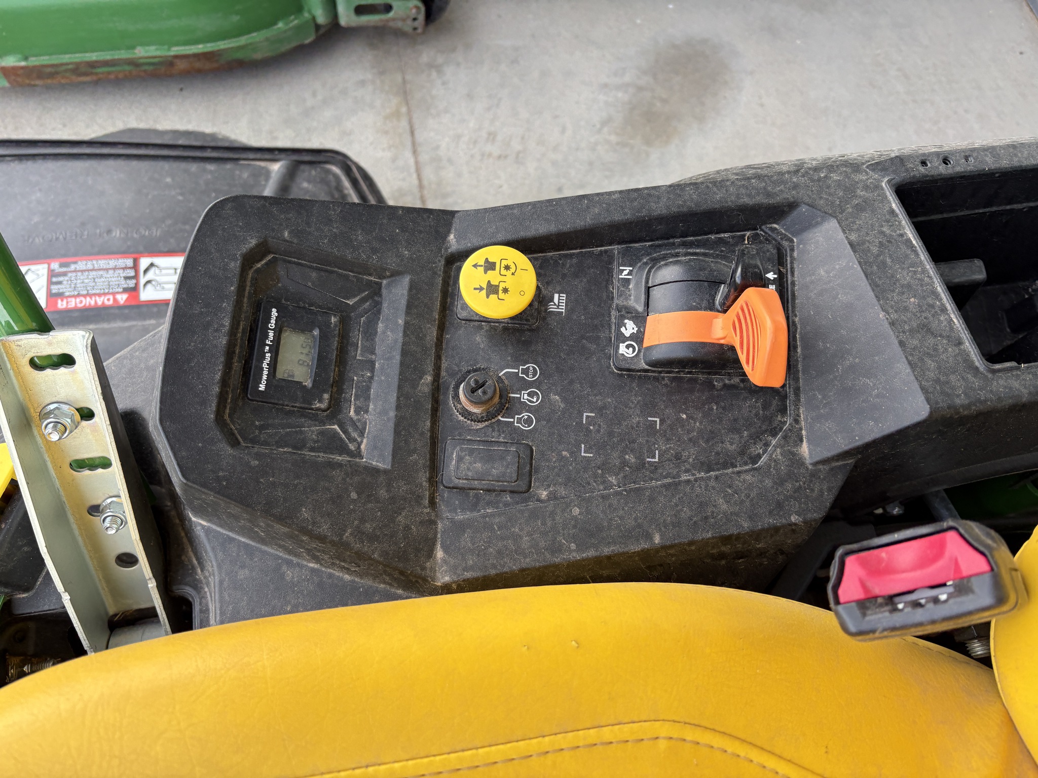 2024 John Deere Z530M Image 6