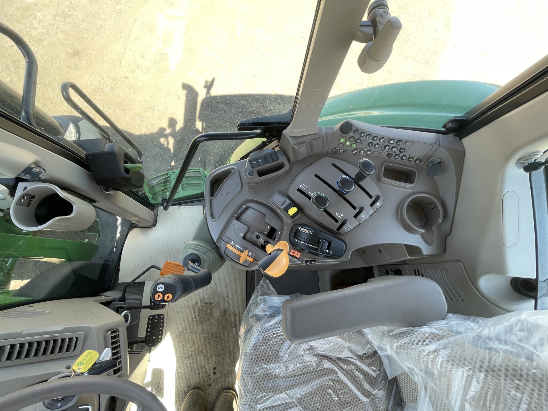 2024 John Deere 6155M Image 28