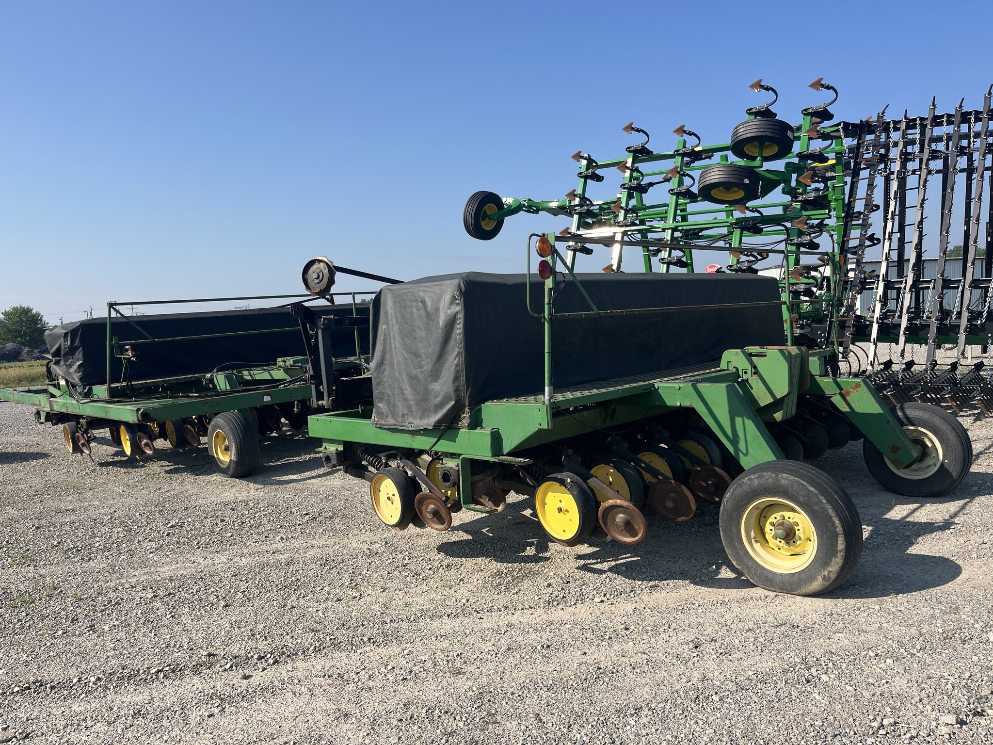 1992 John Deere 750 Image 2