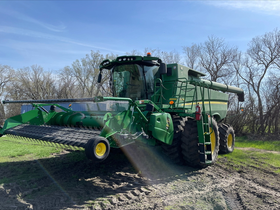 Photo of a 2019 John Deere S790