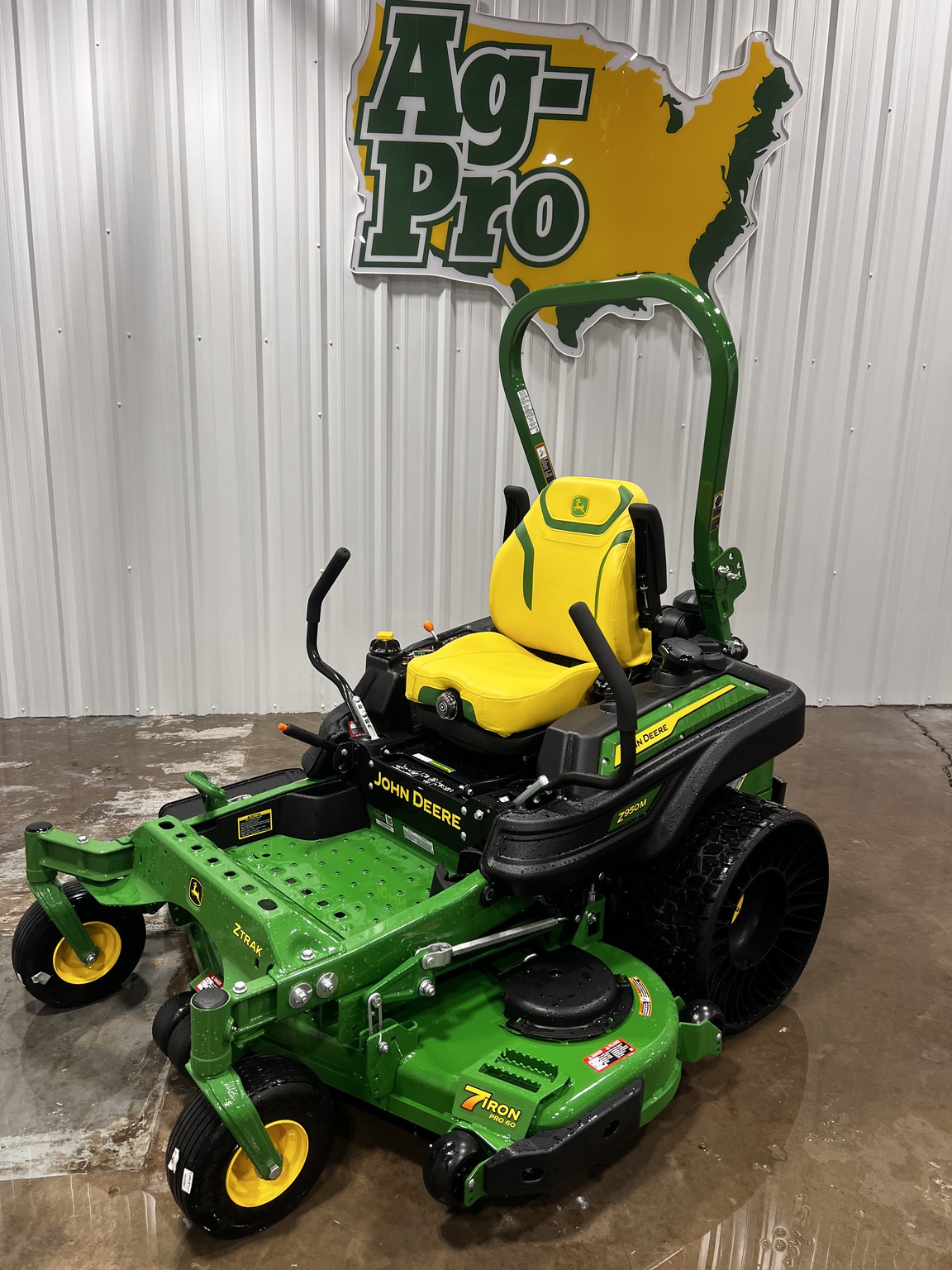 2025 John Deere Z950M Image 1