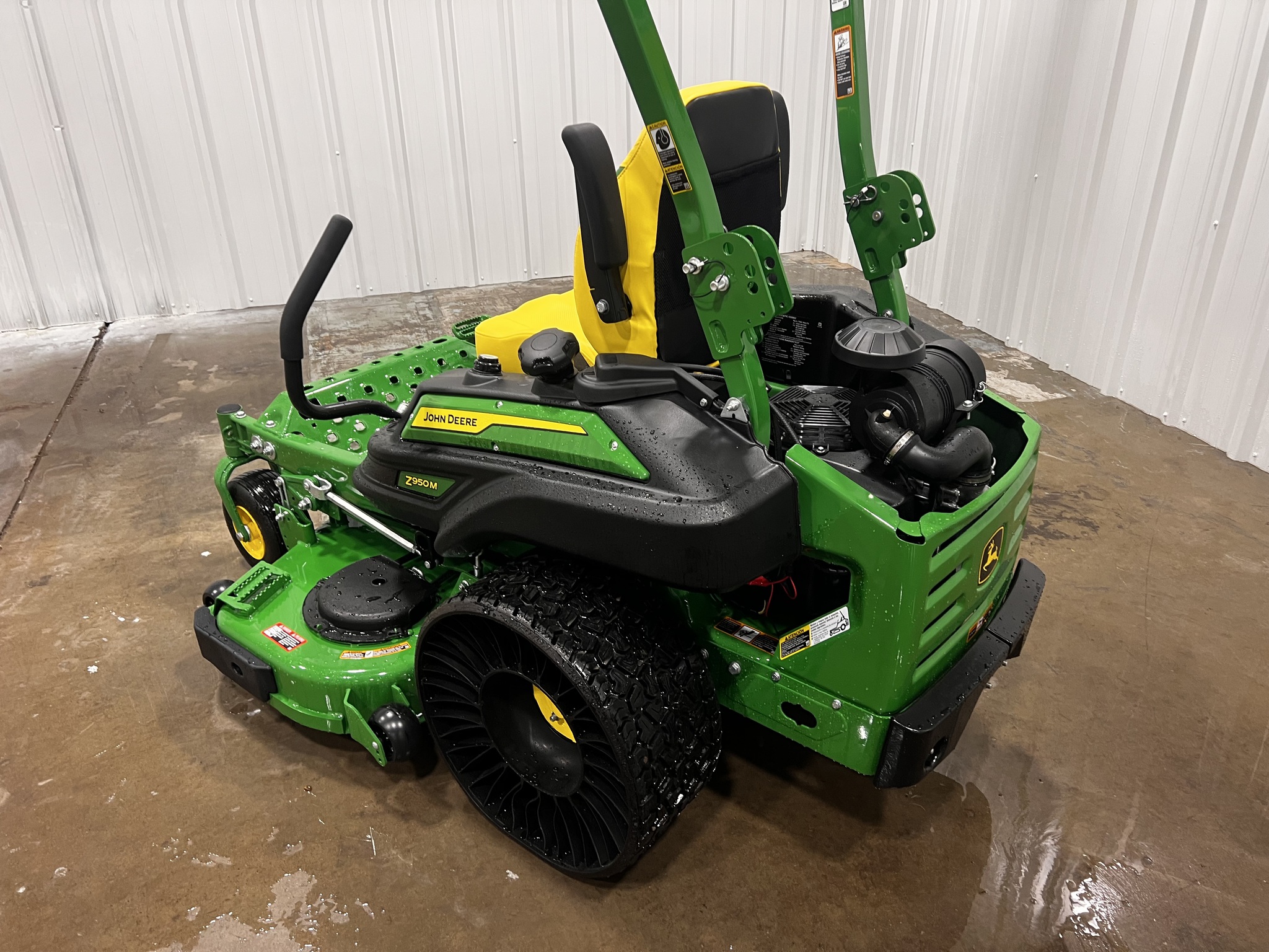 2025 John Deere Z950M Image 3