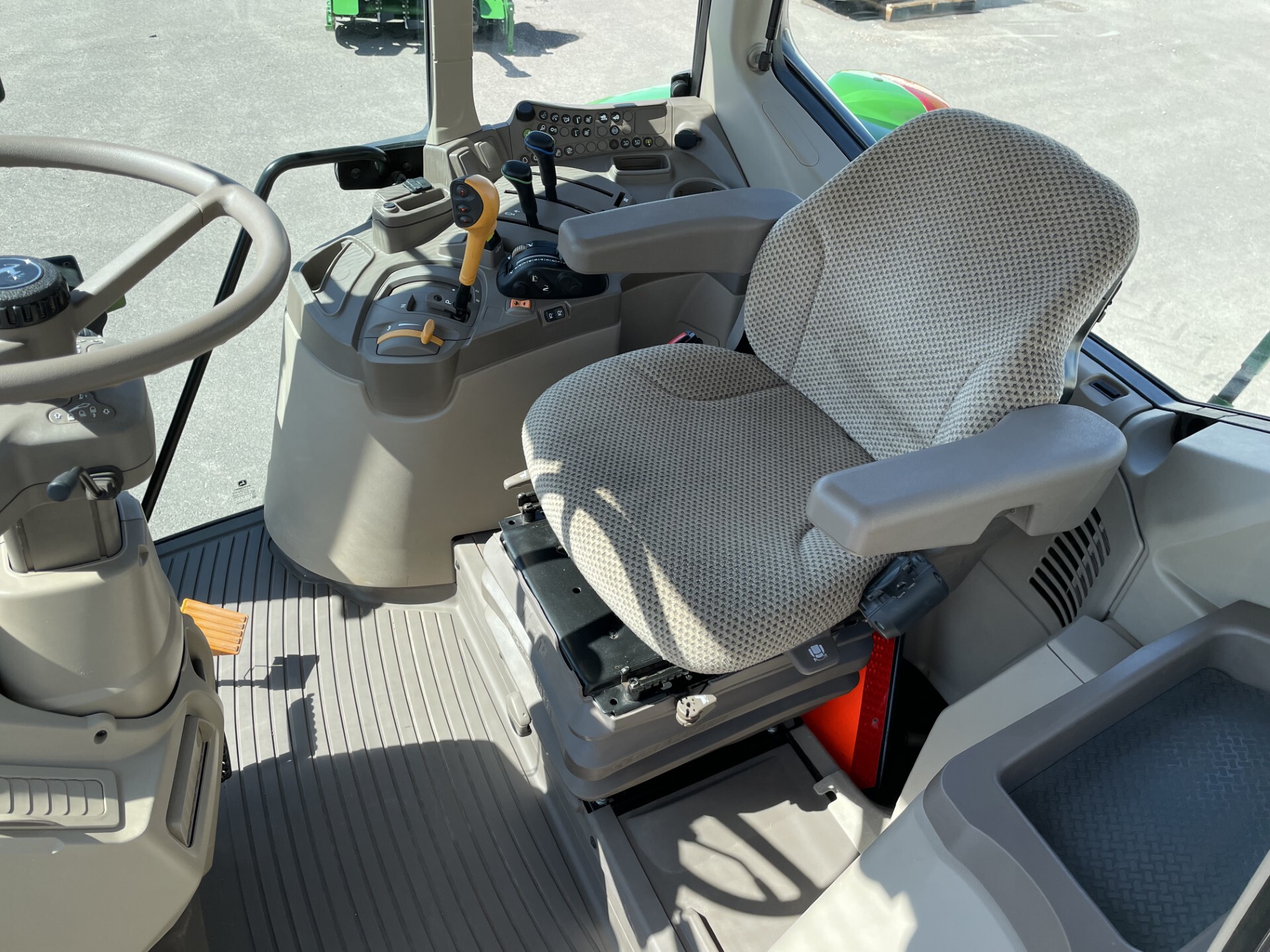 2023 John Deere 6110M Image 21