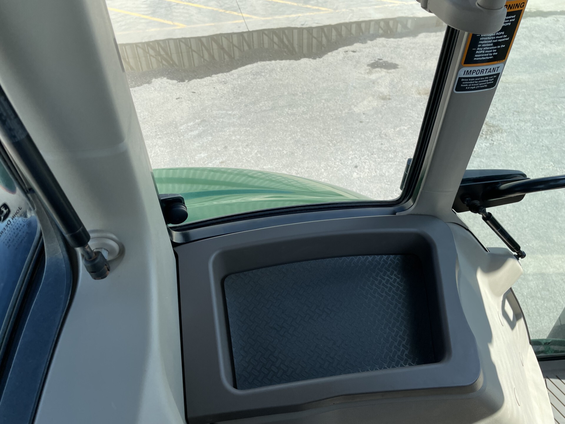 2023 John Deere 6110M Image 23