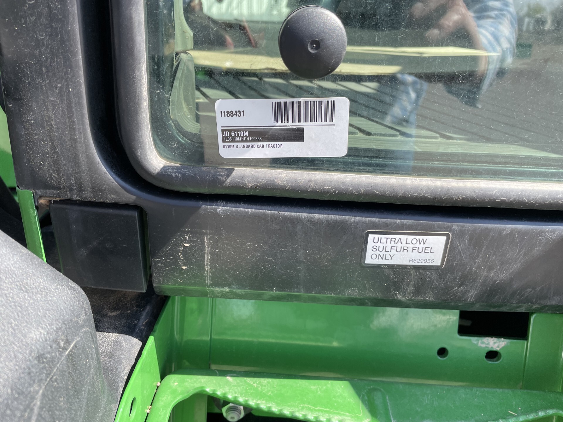 2023 John Deere 6110M Image 33