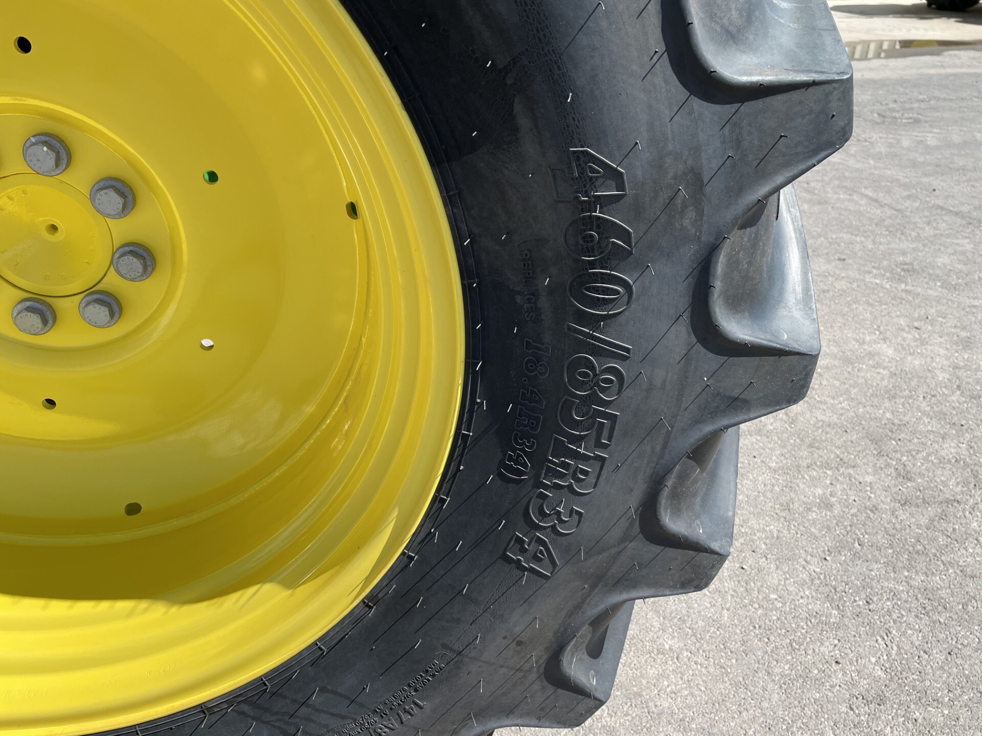 2023 John Deere 6110M Image 14