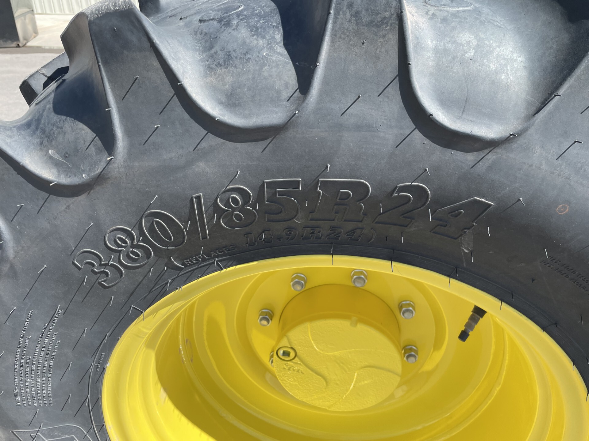 2023 John Deere 6110M Image 16