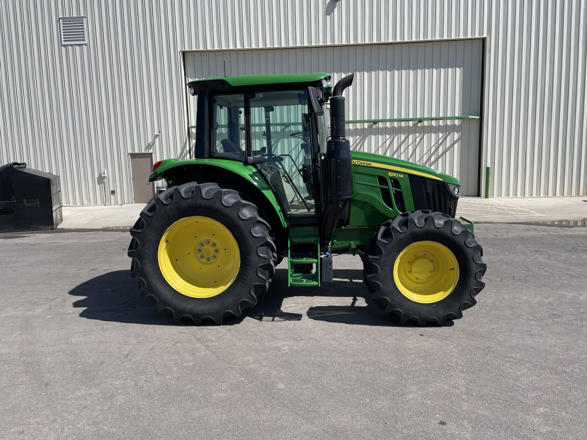 2023 John Deere 6110M Image 6