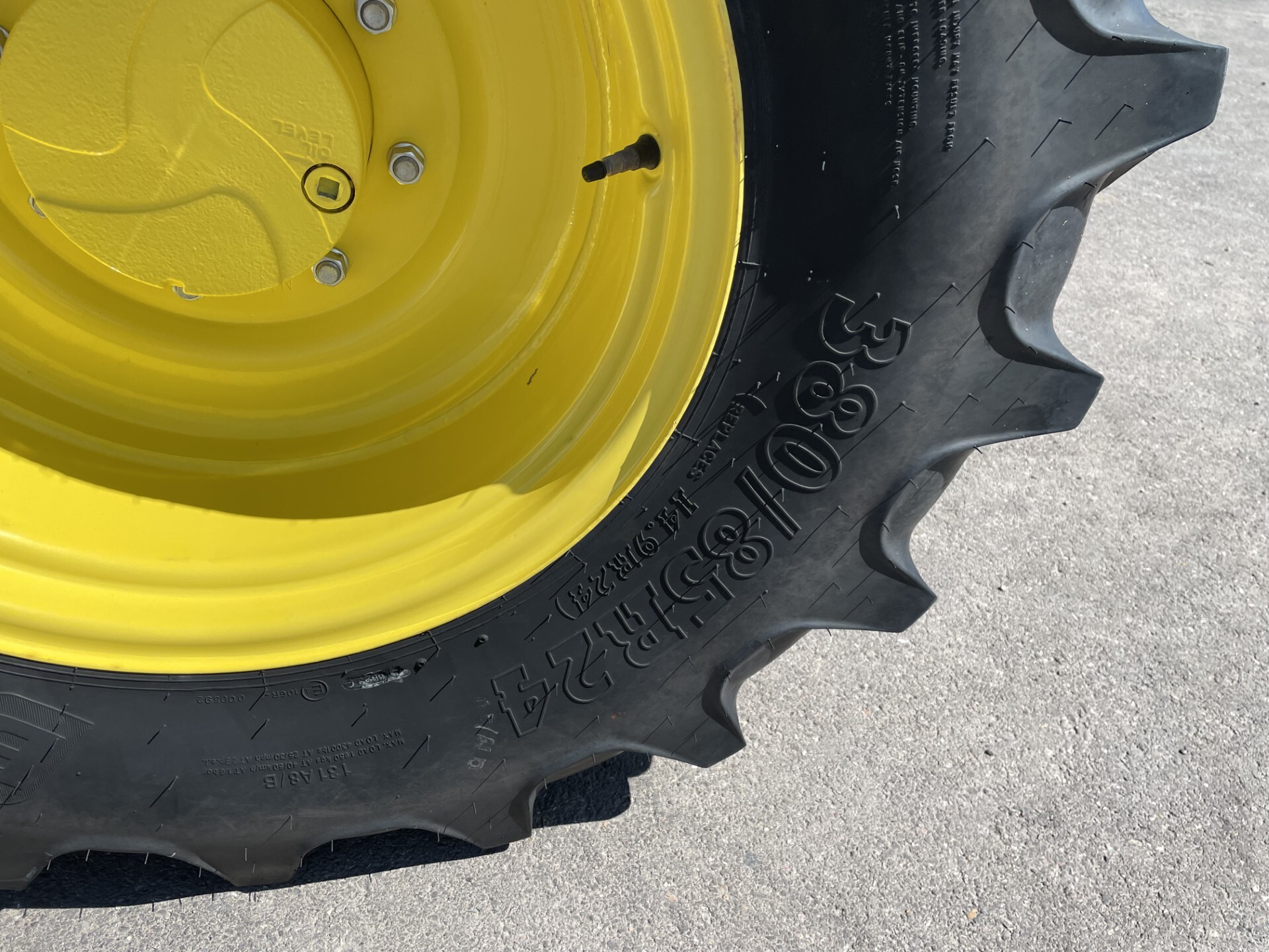 2023 John Deere 6110M Image 18