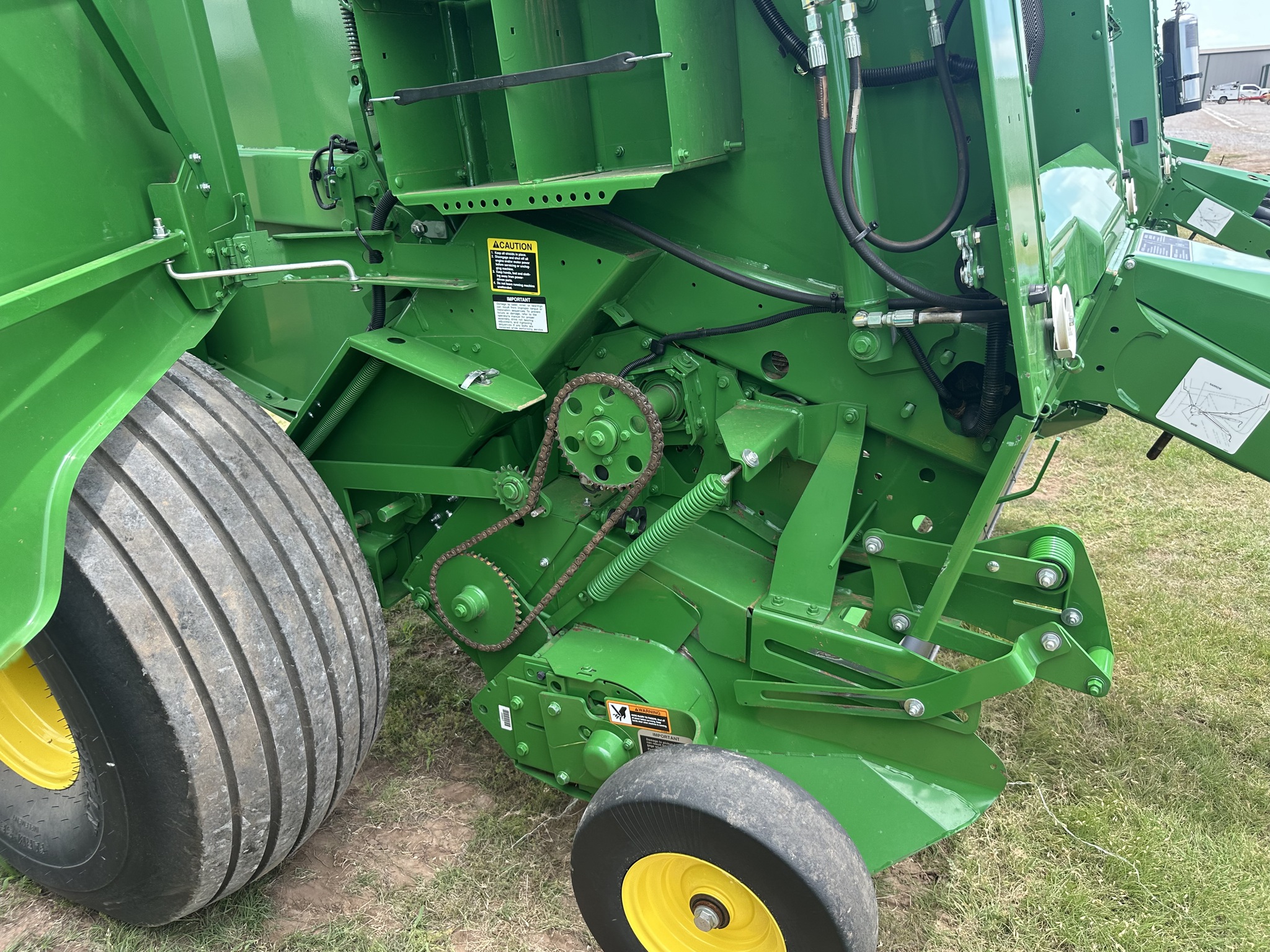 2021 John Deere 560M Image 18