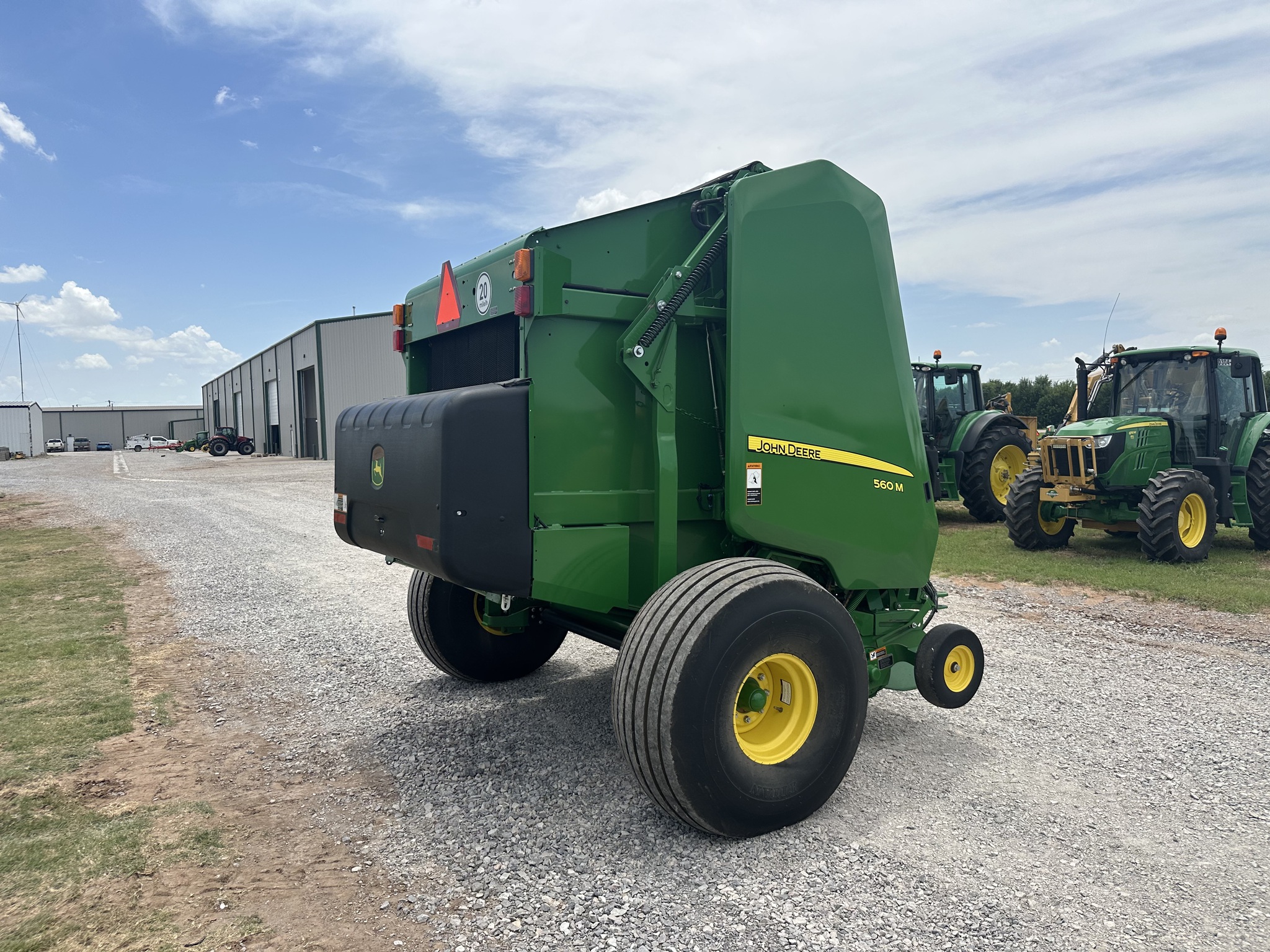 2021 John Deere 560M Image 9