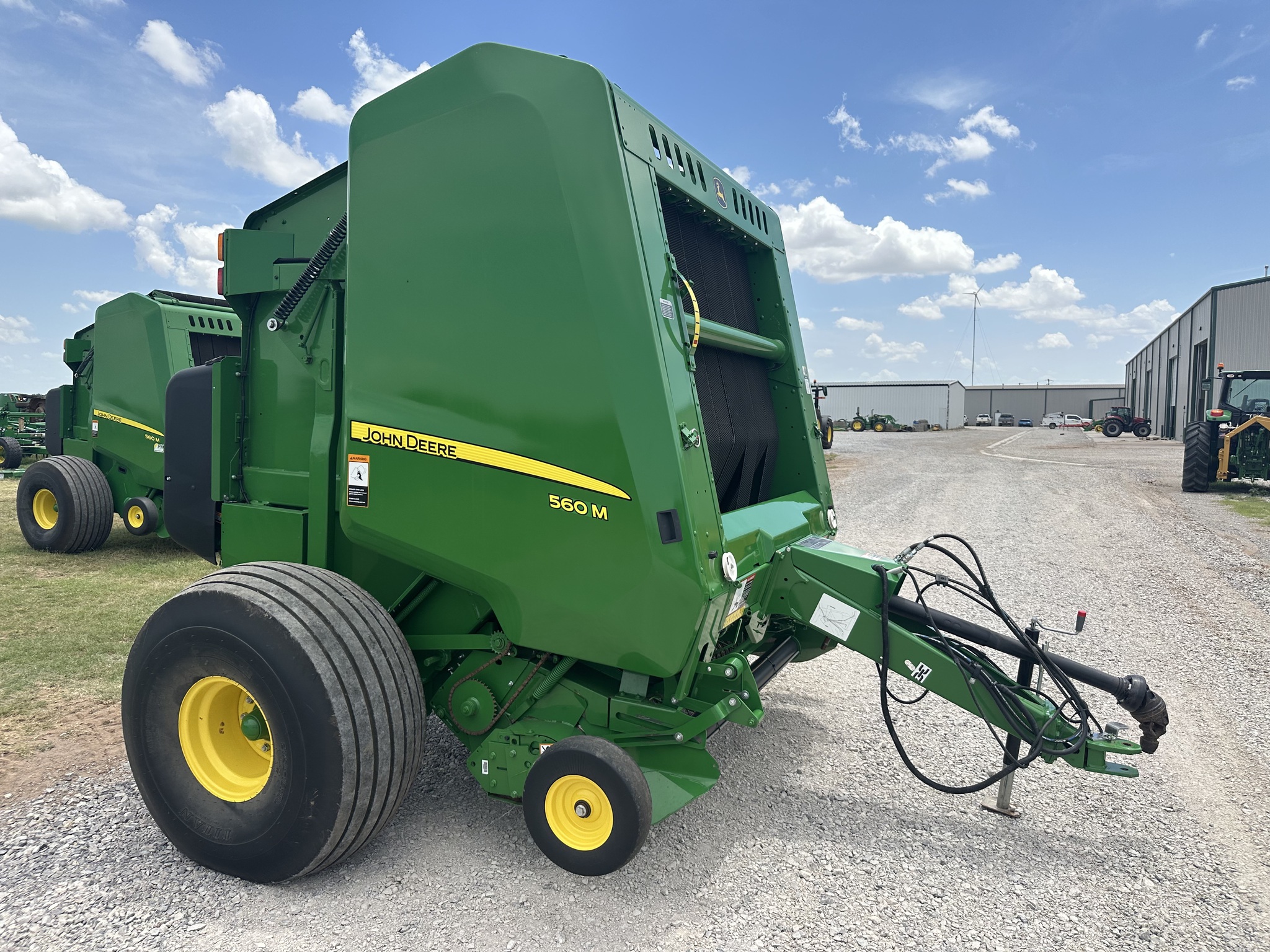 2021 John Deere 560M Image 11