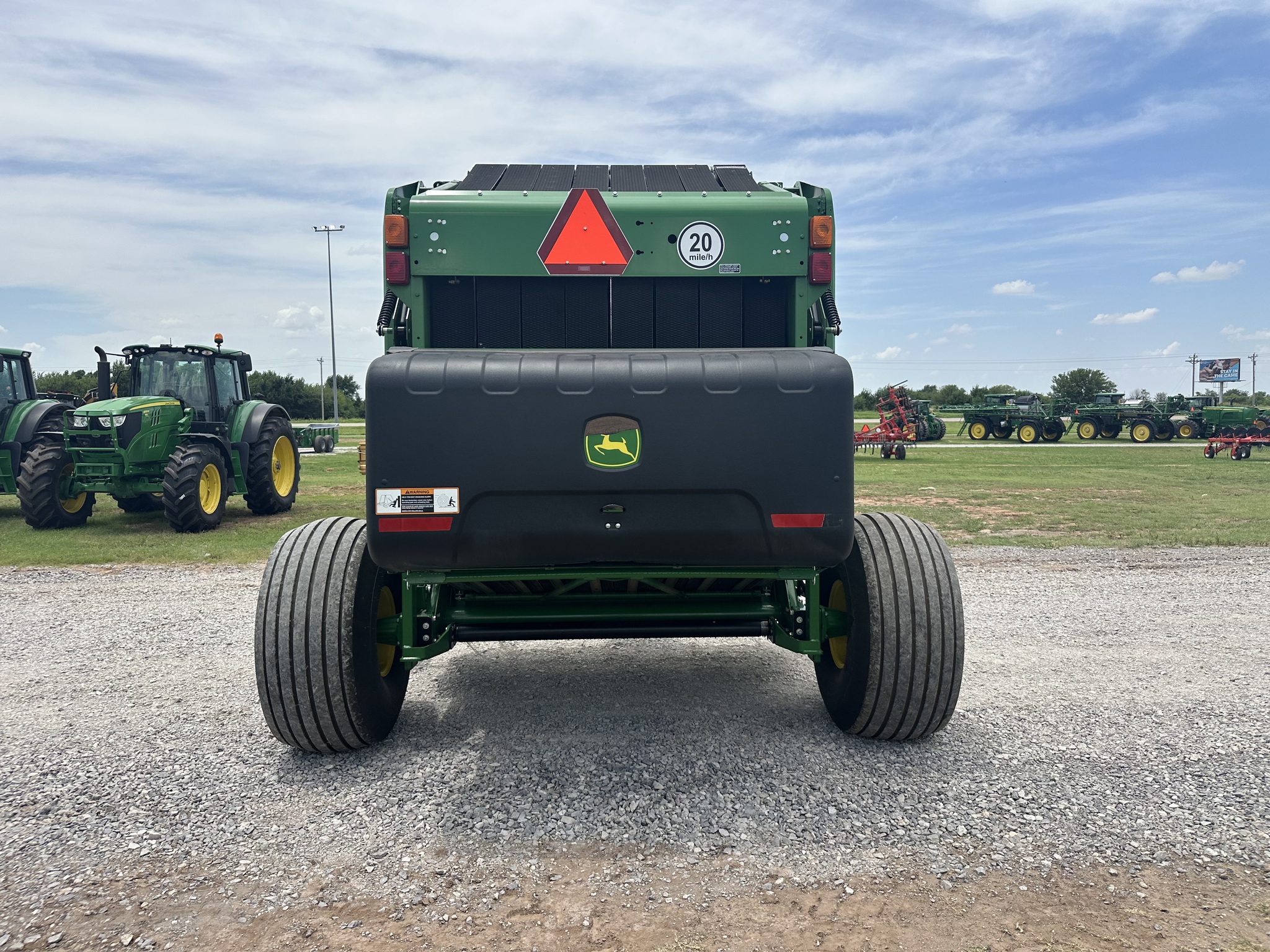 2021 John Deere 560M Image 7