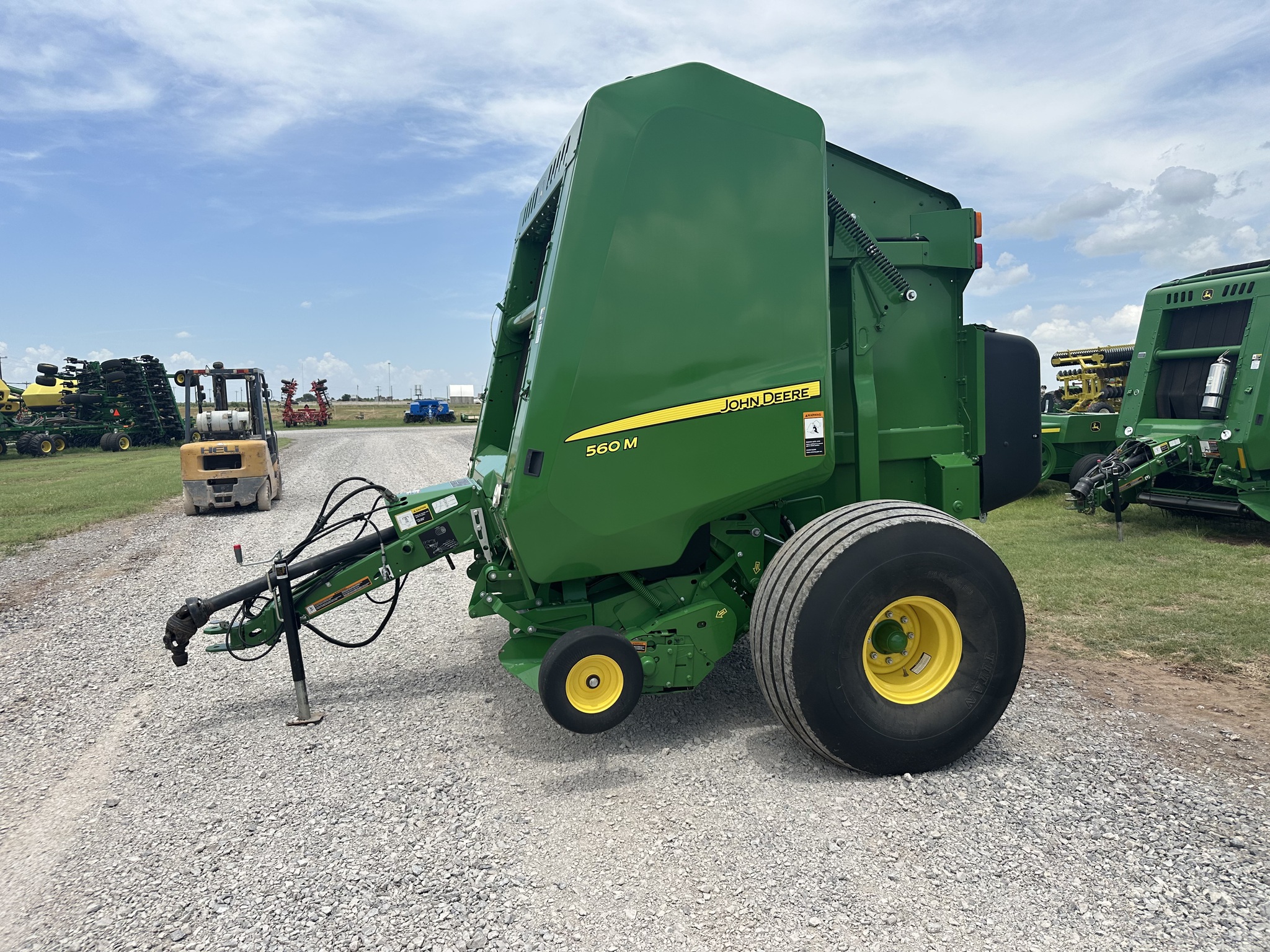 2021 John Deere 560M Image 2