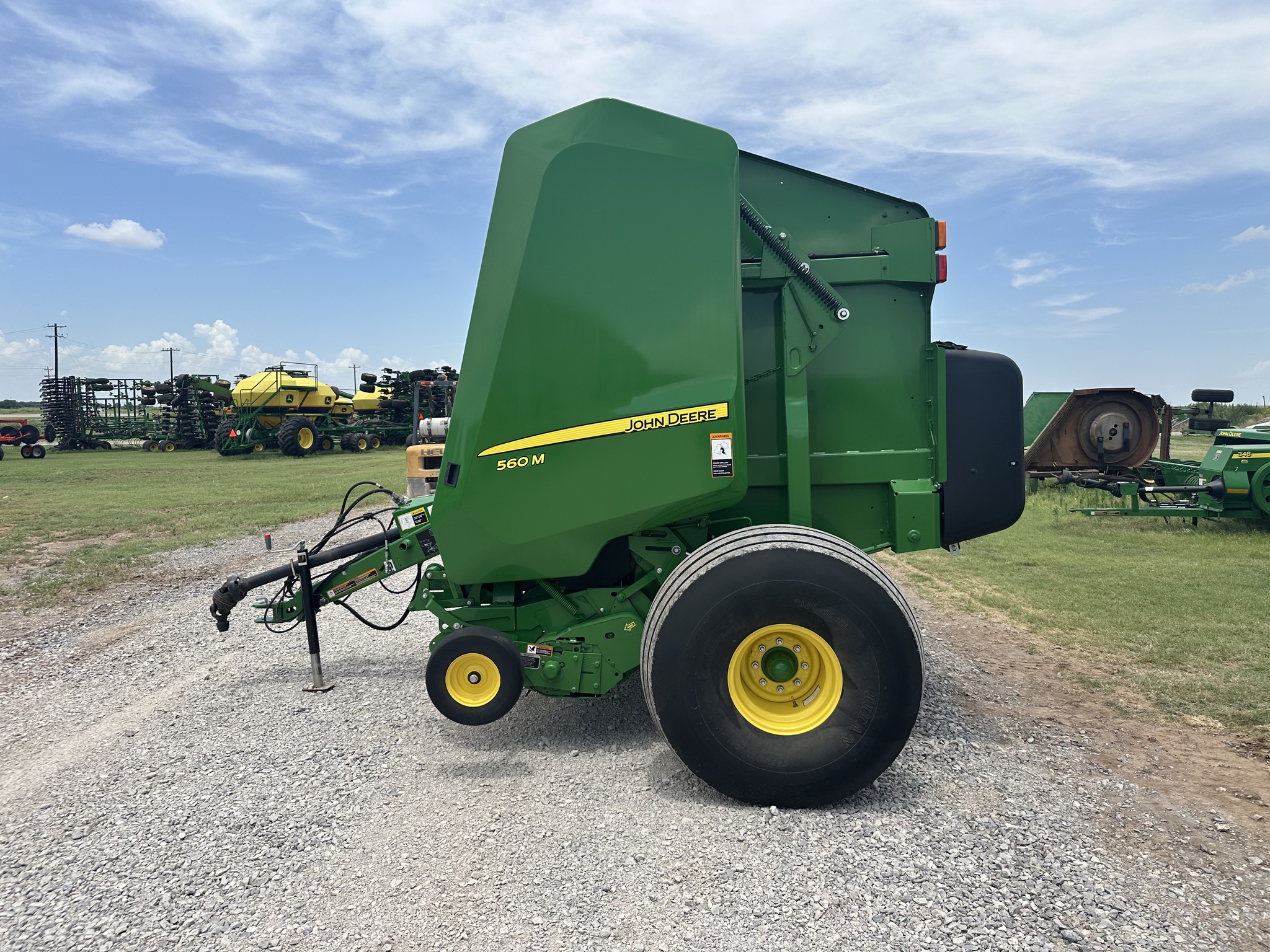 2021 John Deere 560M Image 3