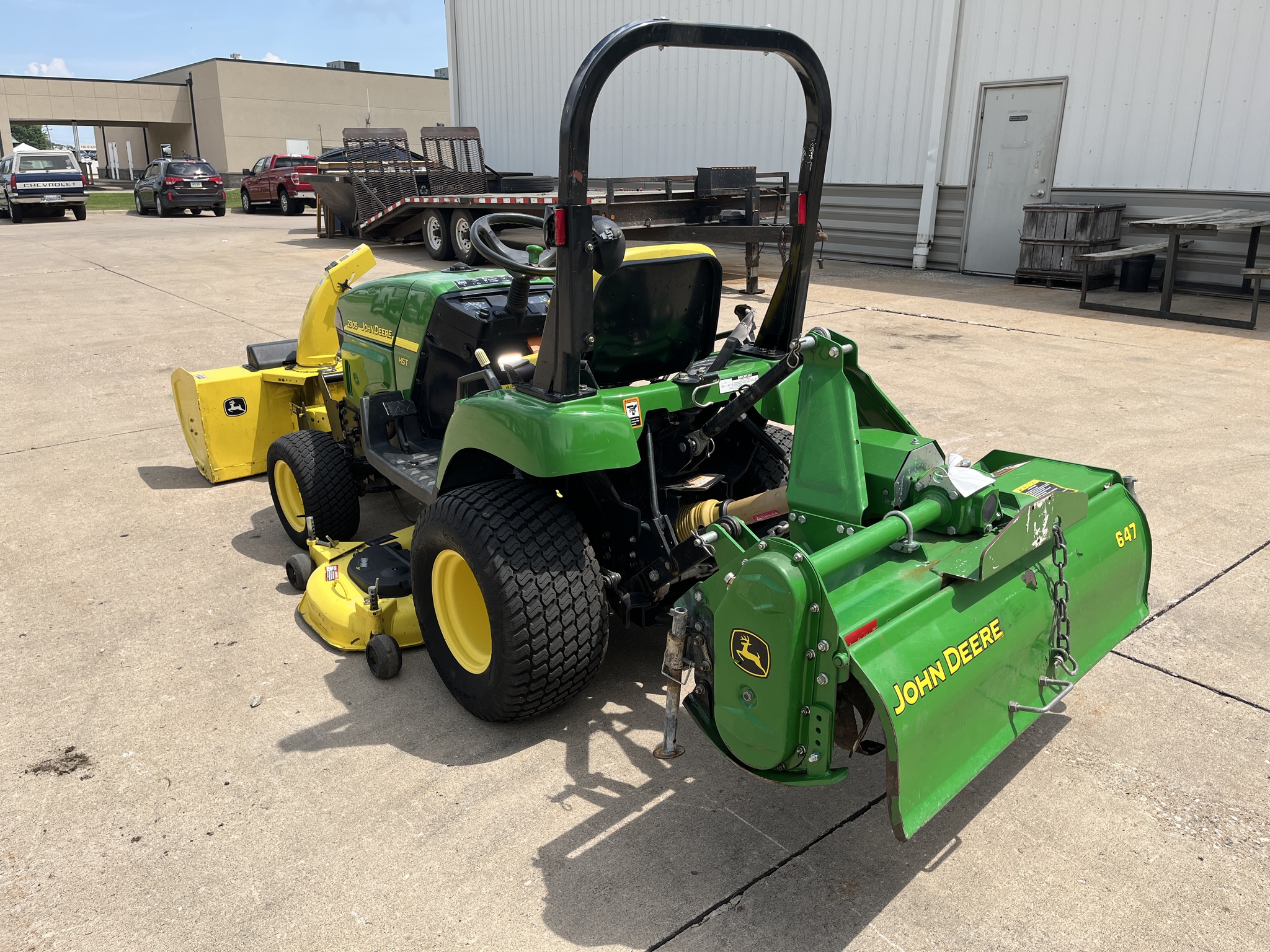 2008 John Deere 2305 Image 8